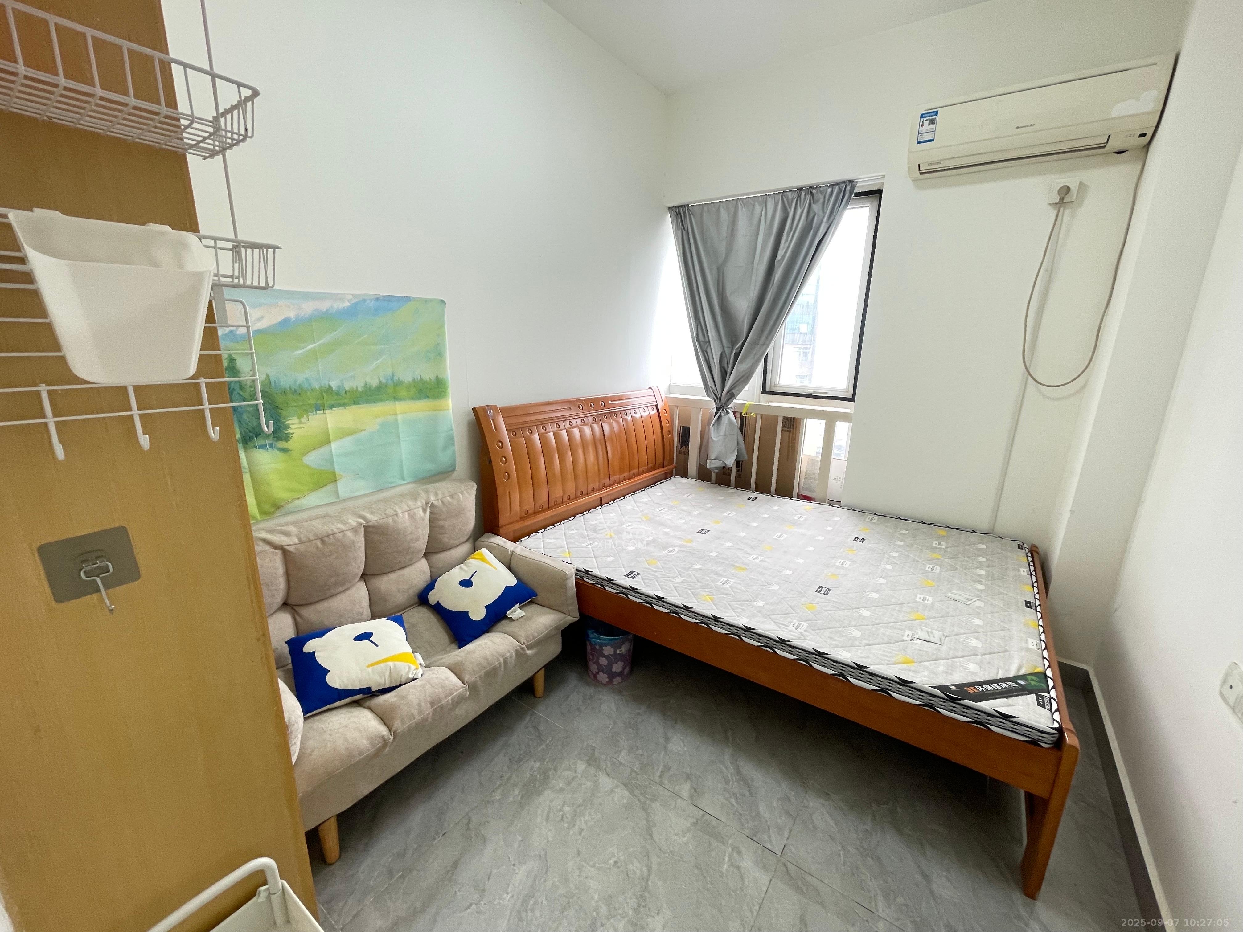 汇富中心  2室1厅1卫   2800.00元/月室内图