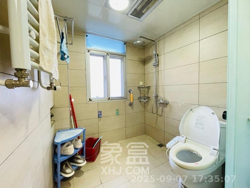 鸿园小区 3室1厅1卫 3300.0元/月 鸿园小区 3室1厅1卫 3300.0元/月室内图