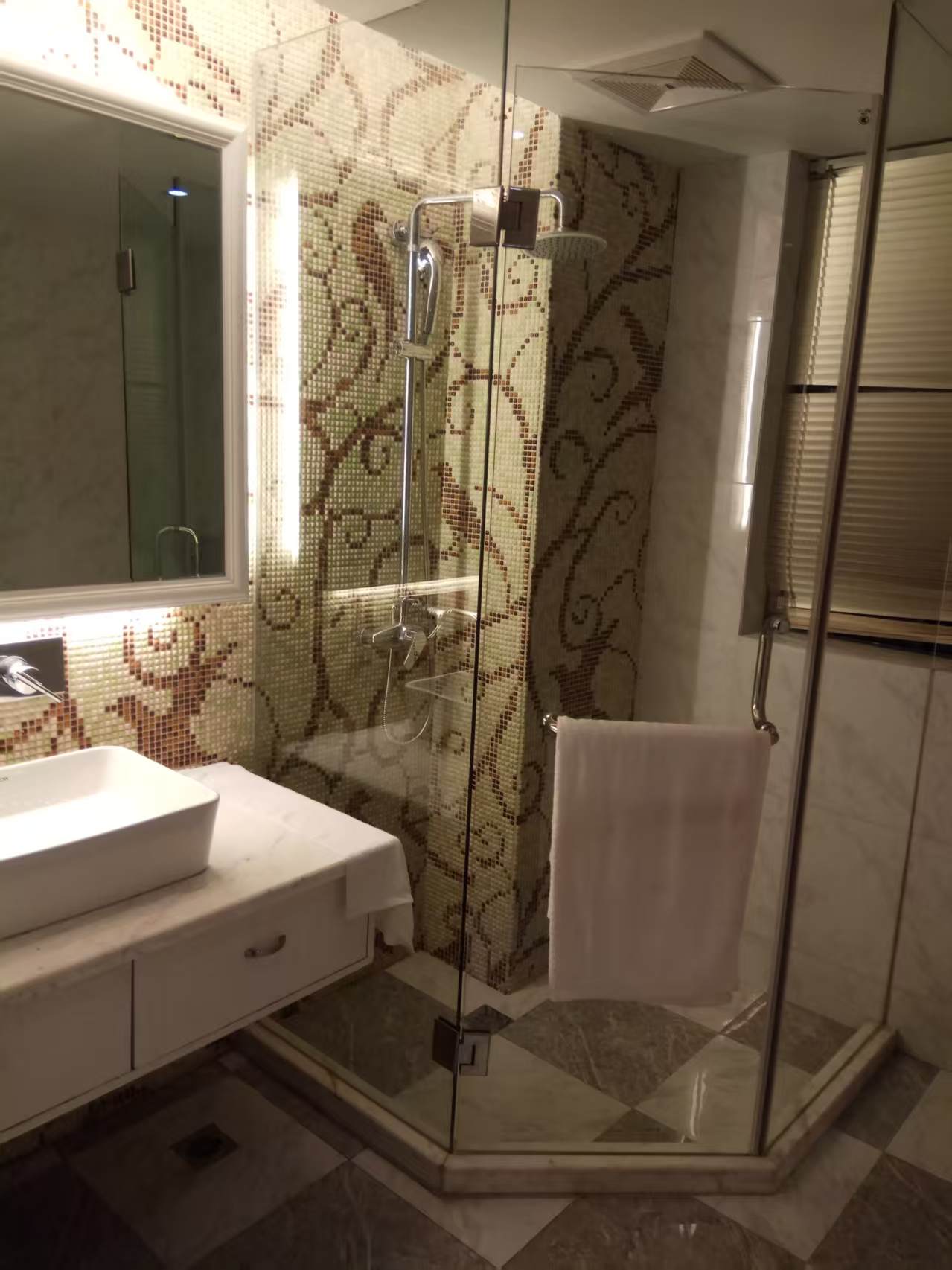 月亮湾三期  4室2厅2卫    2080.0元/月 月亮湾三期  4室2厅2卫    2080.0元/月室内图