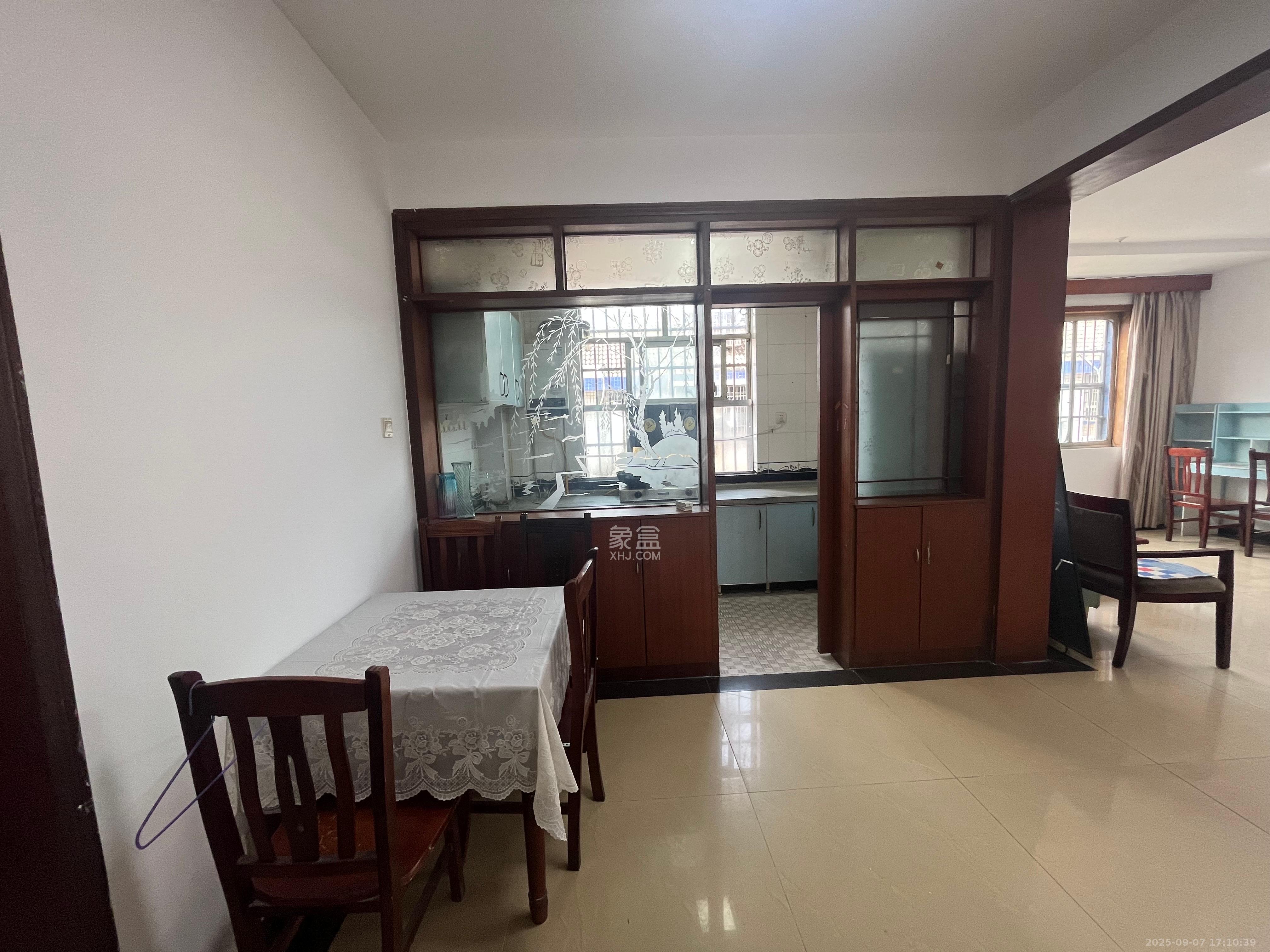 金峰小区北院(七里营社区)  2室2厅1卫    1600.0元/月 金峰小区北院(七里营社区)  2室2厅1卫    1600.0元/月室内图