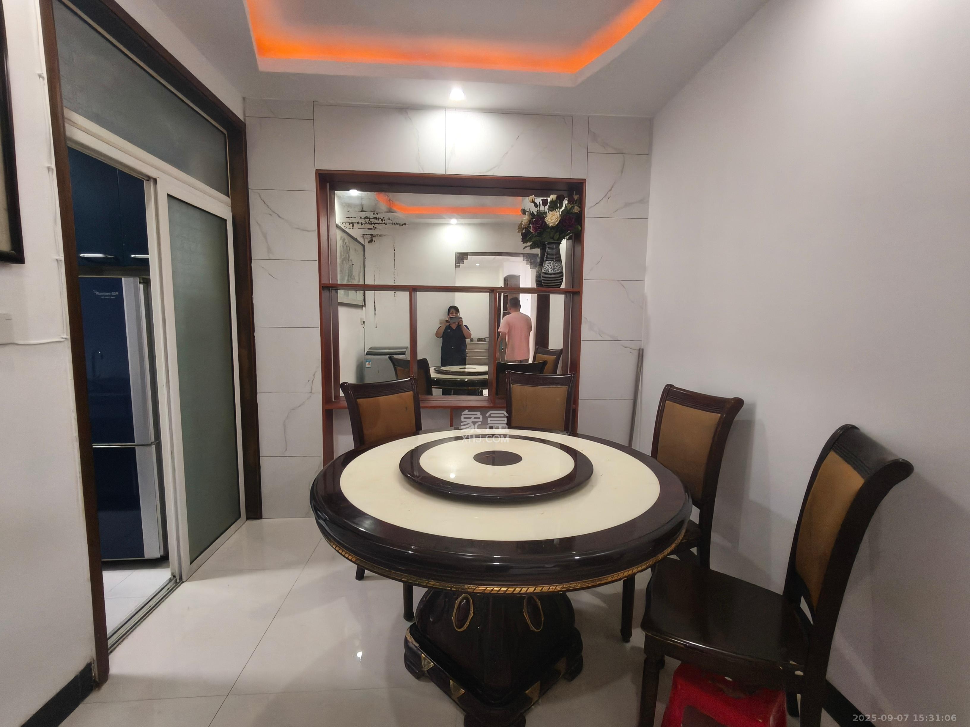 高桥粮油市场（高桥一号小区）  3室1厅1卫    2000.0元/月室内图