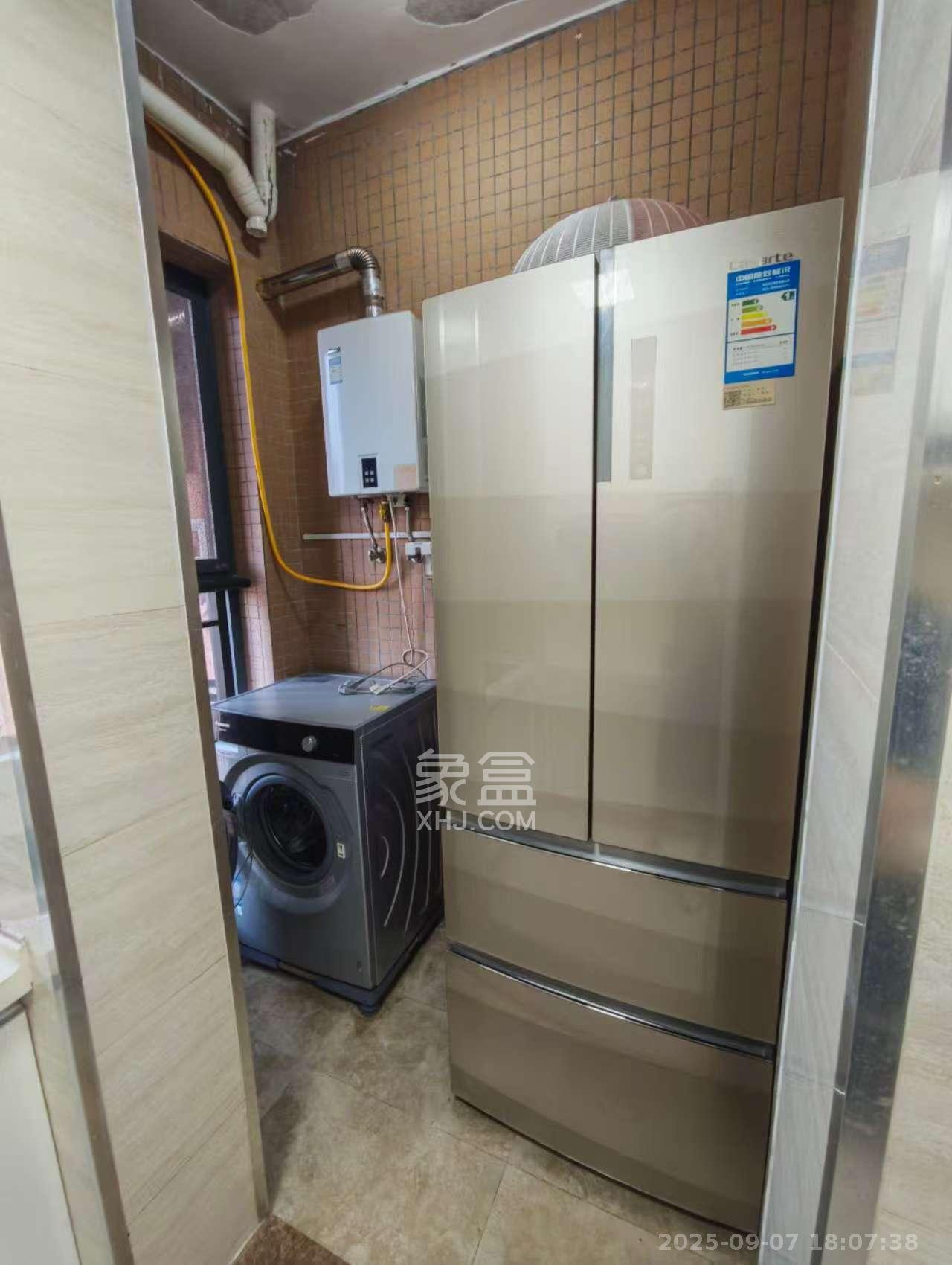 珠江郦城薰衣道  3室2厅1卫    2800.0元/月 珠江郦城薰衣道  3室2厅1卫    2800.0元/月室内图