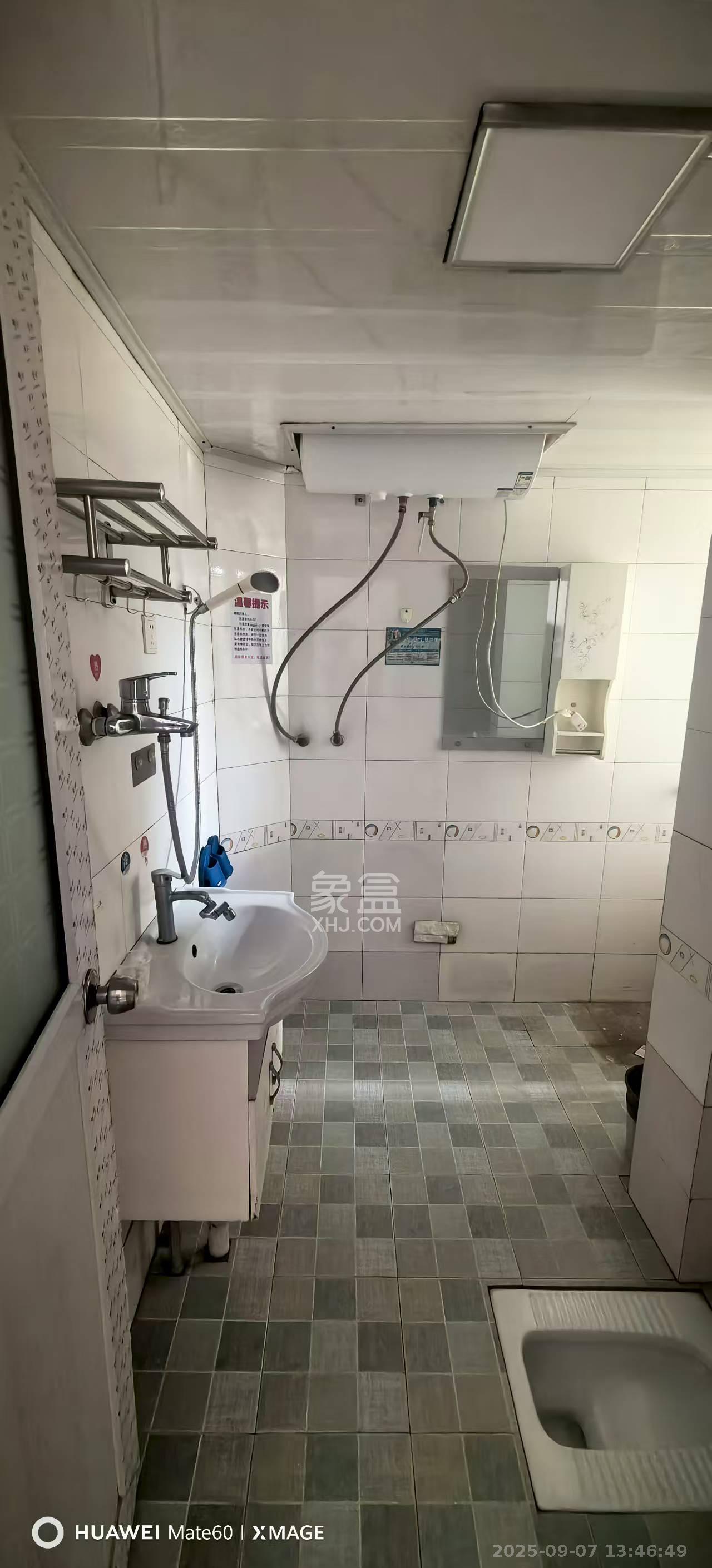 景江东方  1室1厅1卫    1800.0元/月室内图