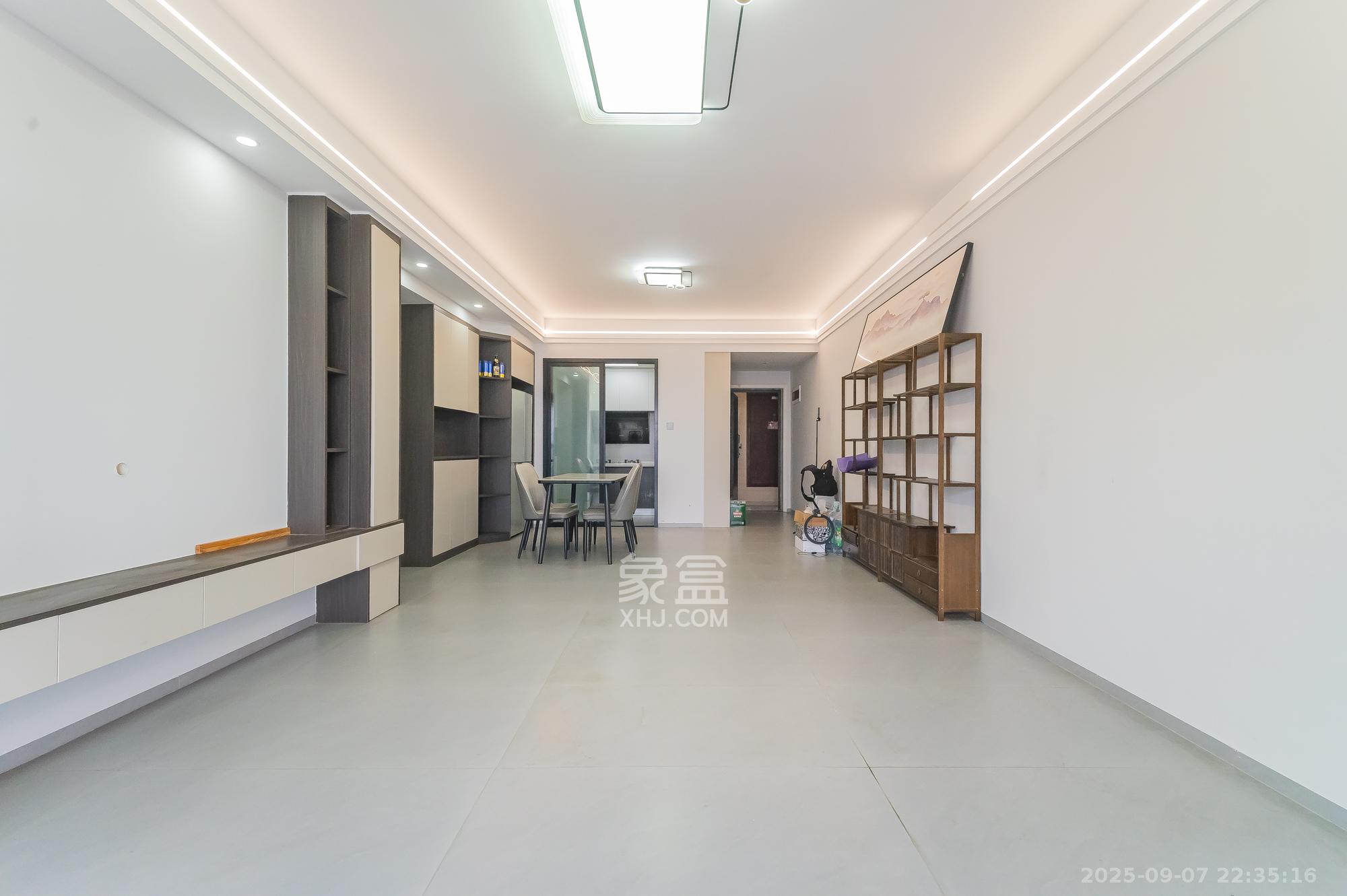 尚鑫海悦(新长海尚海城) 4室2厅2卫 91.0万 尚鑫海悦(新长海尚海城) 4室2厅2卫 91.0万客厅