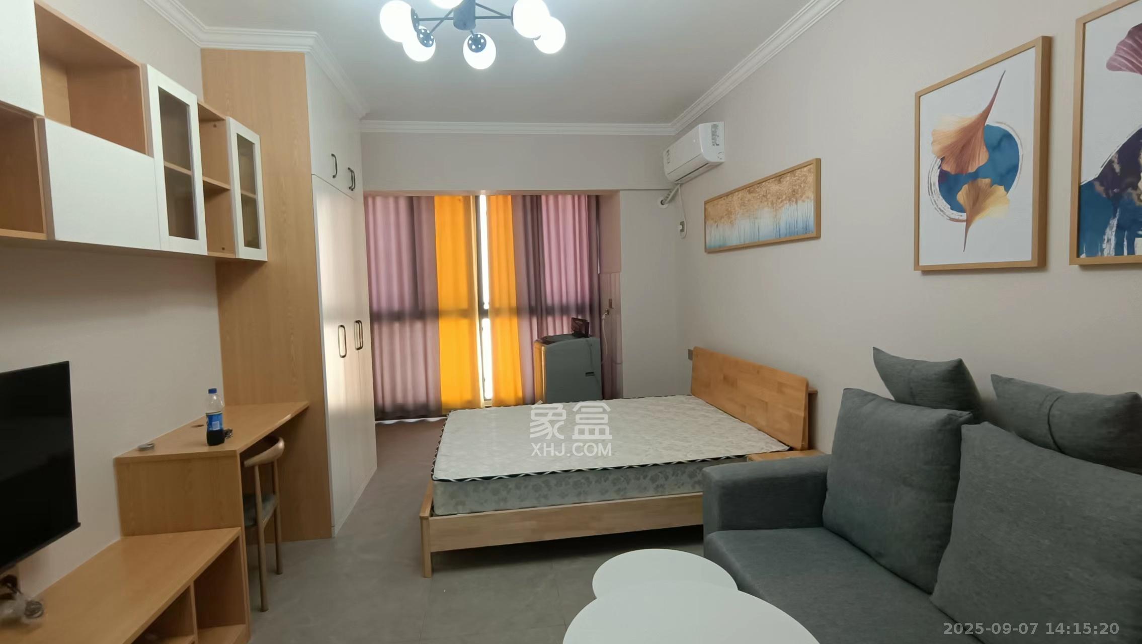 钱隆世家  1室1厅1卫    1400.0元/月 钱隆世家  1室1厅1卫    1400.0元/月室内图