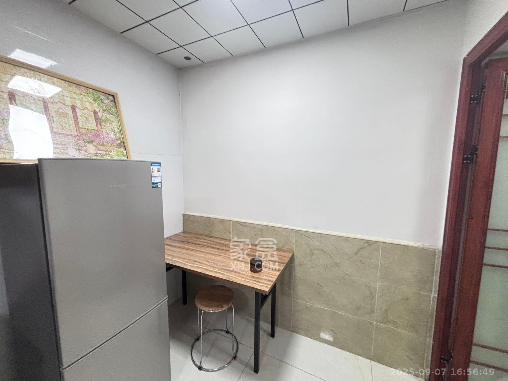 朝正美苑 1室1厅1卫 1650.0元/月 朝正美苑 1室1厅1卫 1650.0元/月室内图