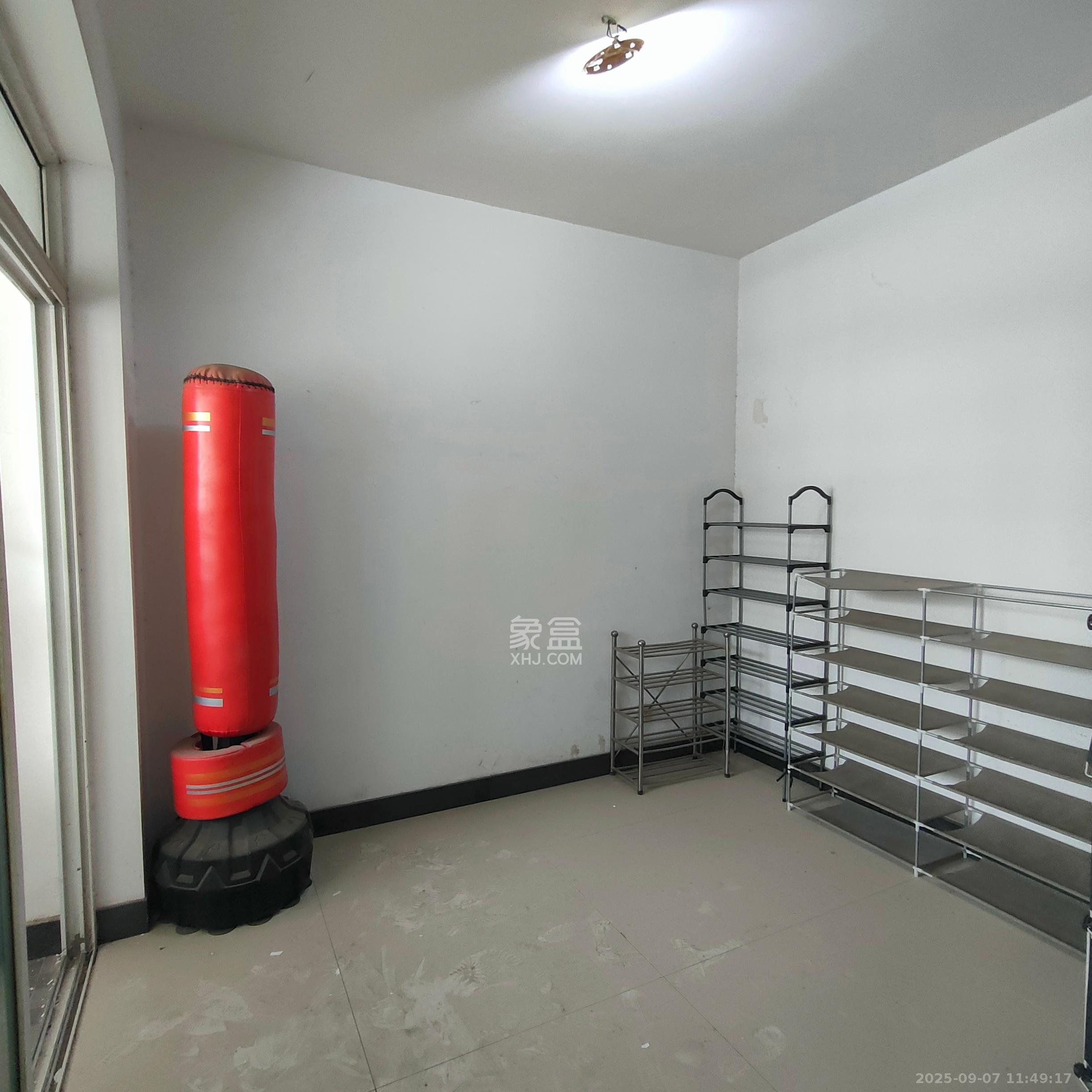 东岸锦城(东方人家) 3室2厅1卫 1800.0元/月 东岸锦城(东方人家) 3室2厅1卫 1800.0元/月室内图