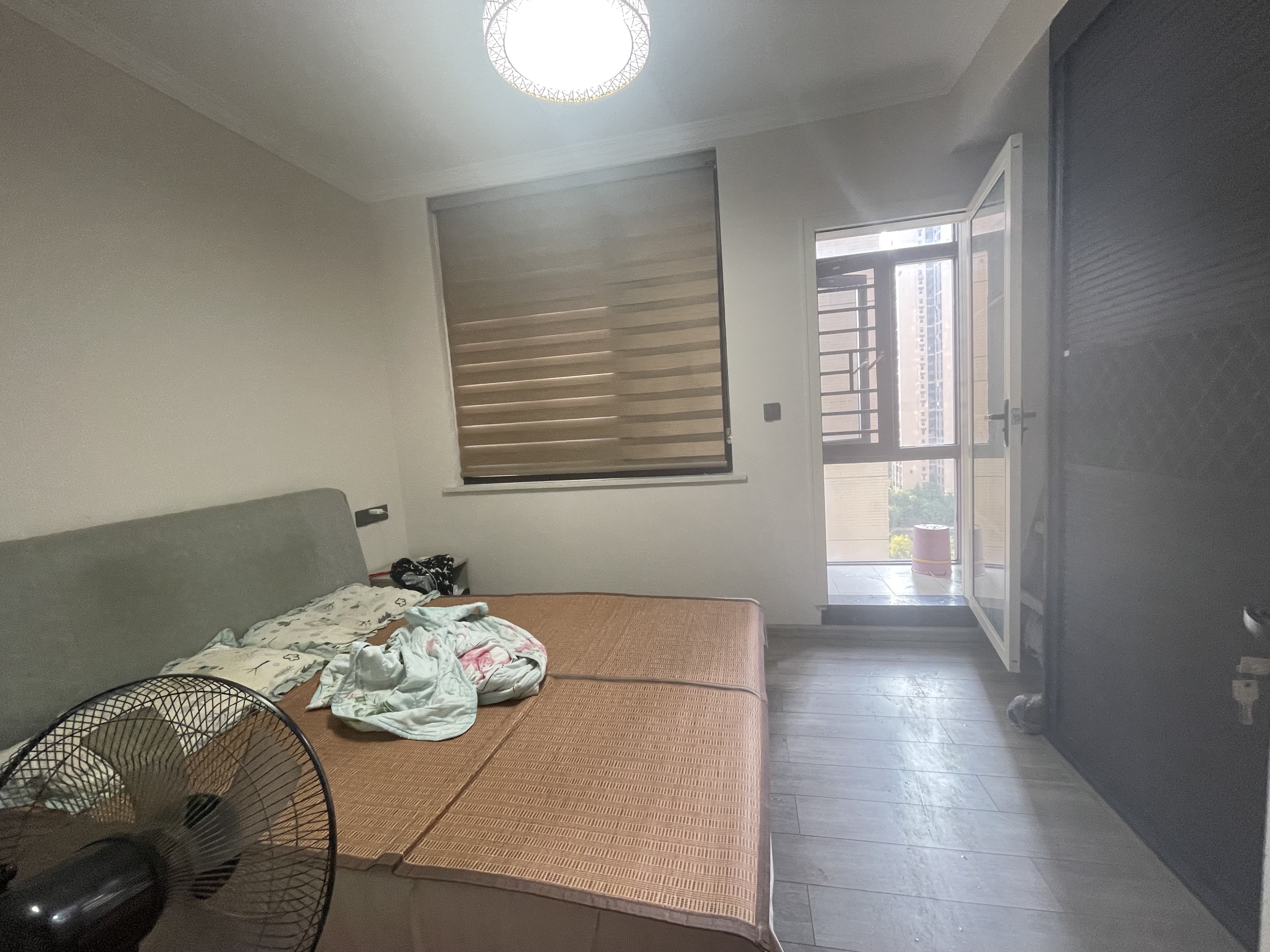 檀香山 3室2厅2卫 79.8万 檀香山 3室2厅2卫 79.8万客厅