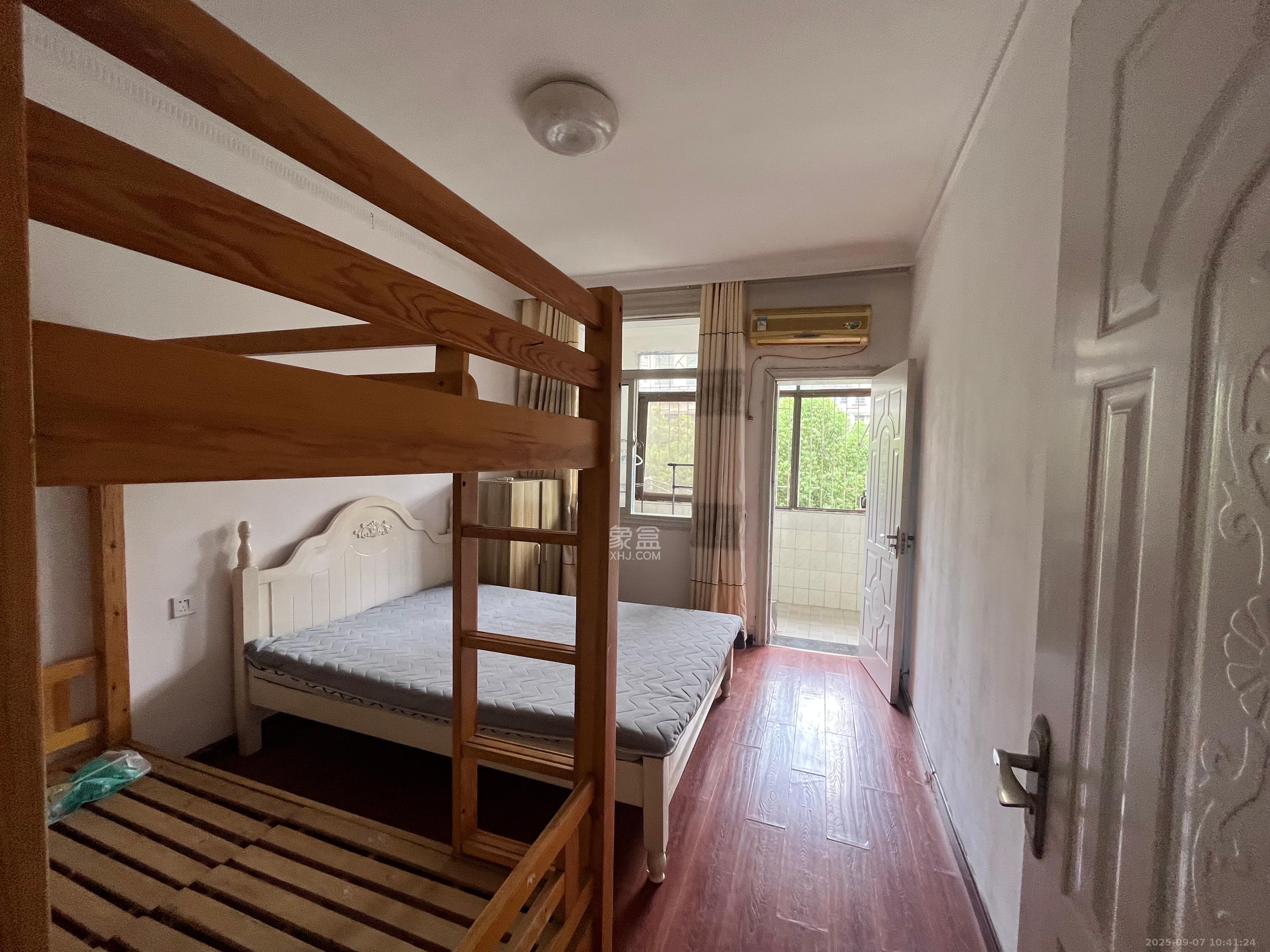 香樟路电信宿舍  3室1厅1卫    1400.0元/月室内图