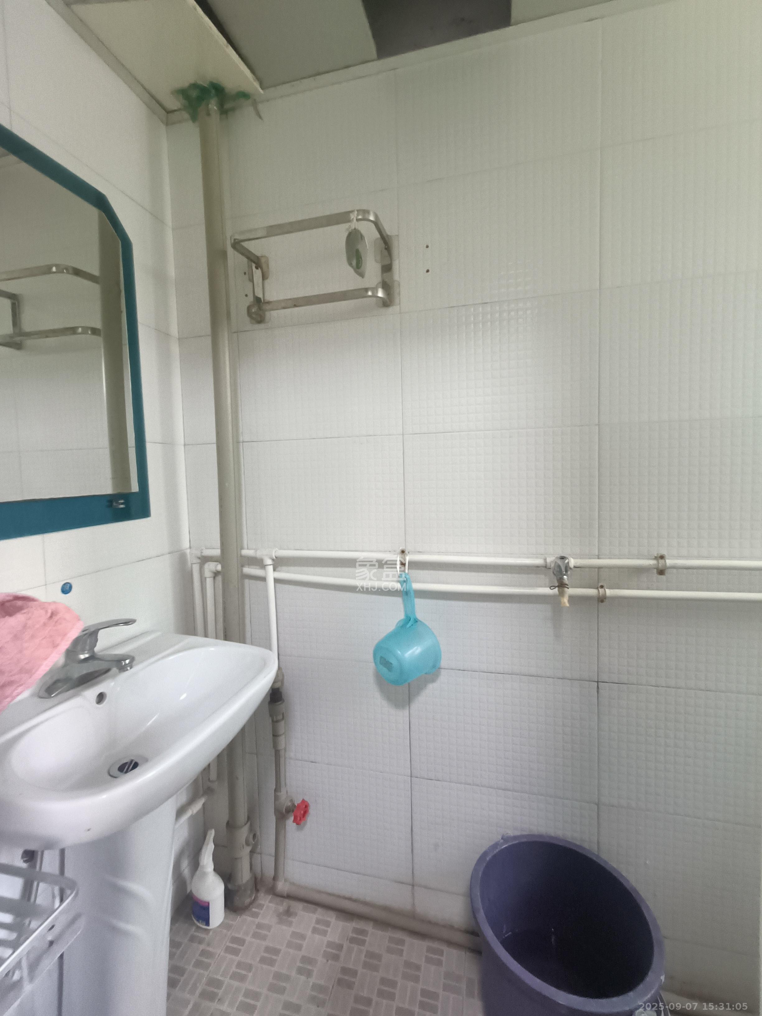 人民新村  2室1厅1卫    1800.0元/月 人民新村  2室1厅1卫    1800.0元/月室内图