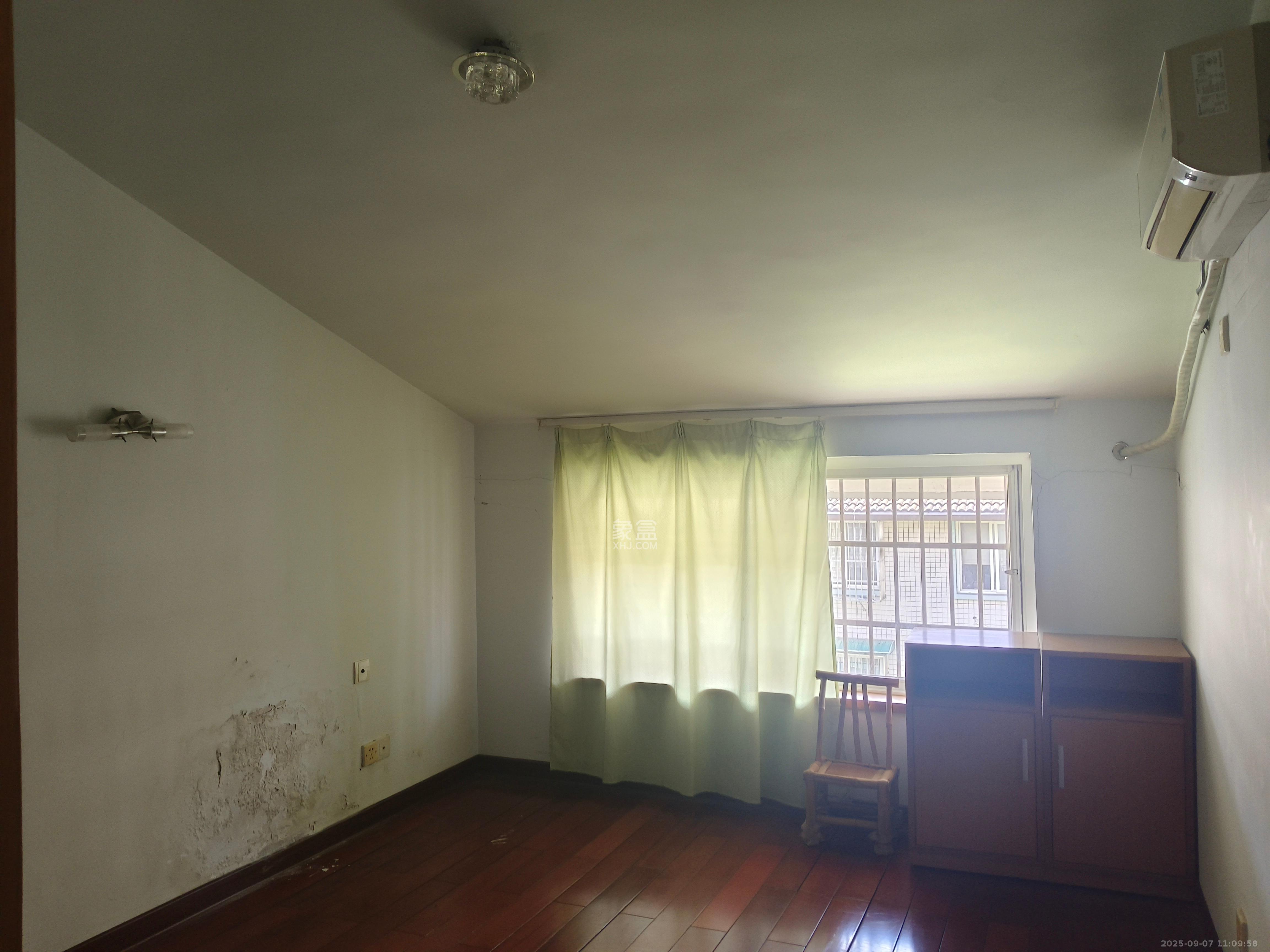 怡景民居  3室2厅2卫    1800.0元/月室内图