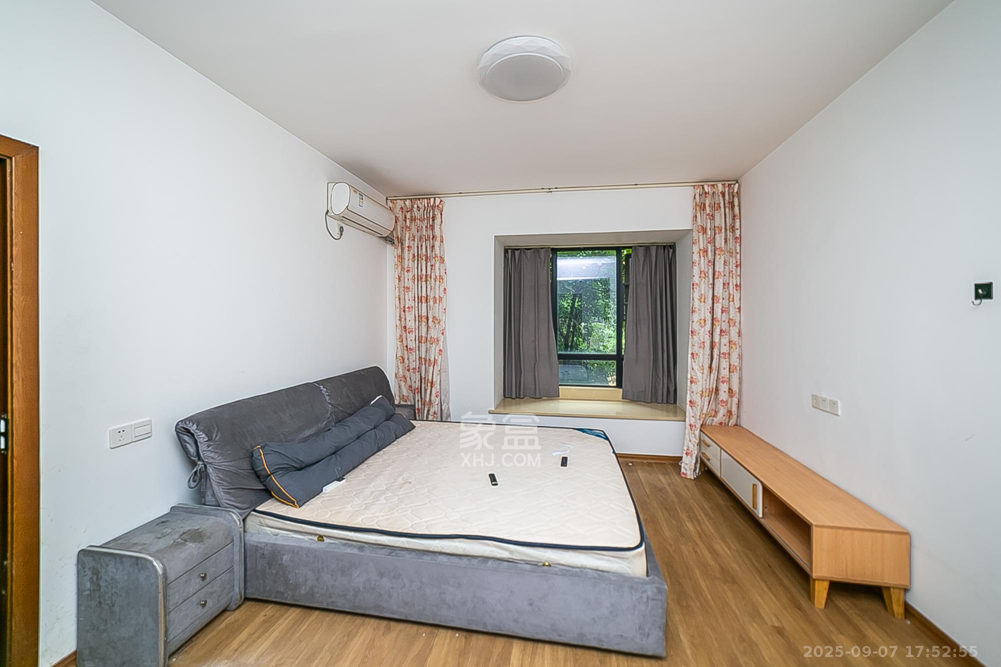 荣悦台  3室2厅2卫    170.0万卧室