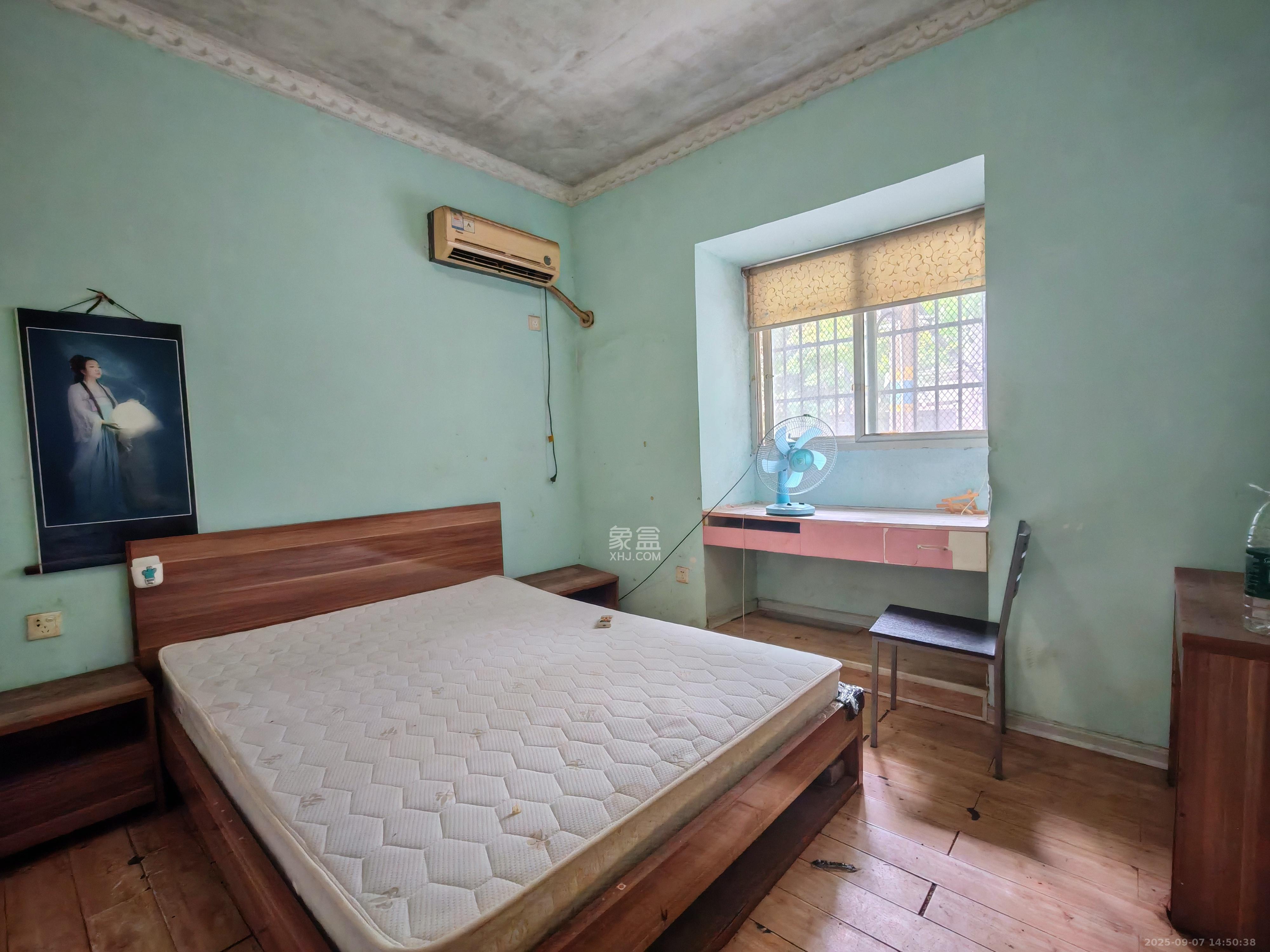 红龙庙小区 1室1厅1卫 1550.0元/月 红龙庙小区 1室1厅1卫 1550.0元/月室内图