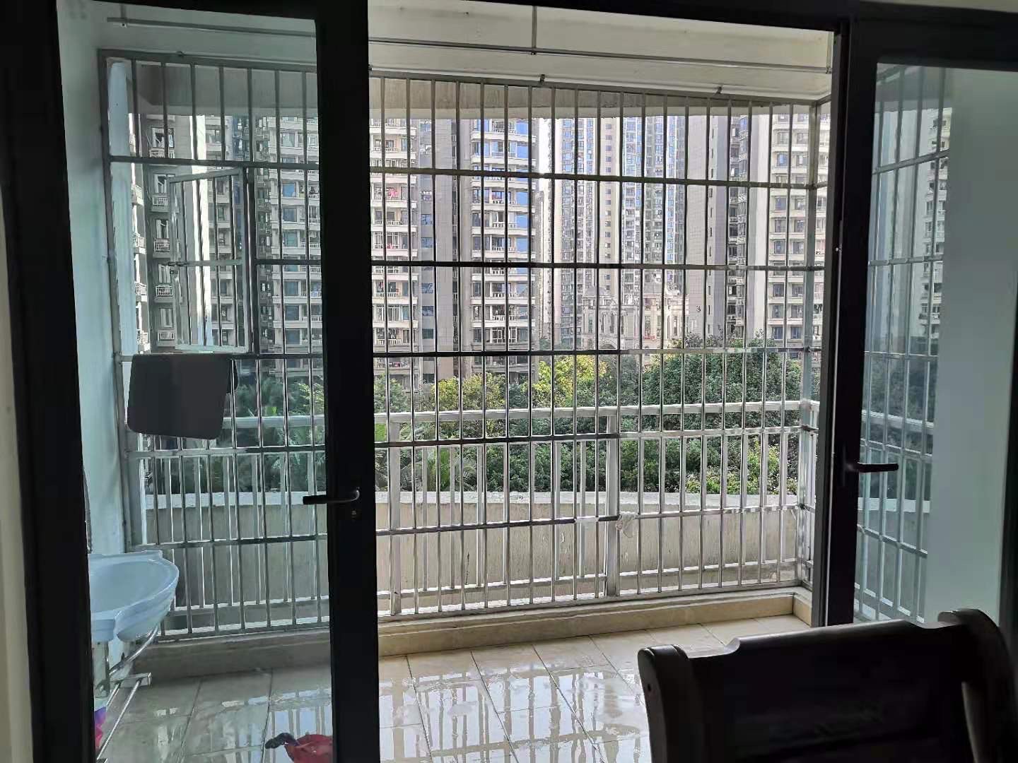 恒大海口文化旅游城 3室2厅1卫 2300.0元/月 恒大海口文化旅游城 3室2厅1卫 2300.0元/月室内图