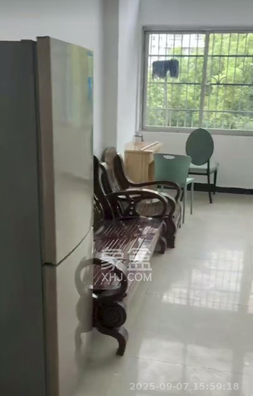 新合四村 3室2厅1卫 2000.0元/月 新合四村 3室2厅1卫 2000.0元/月室内图