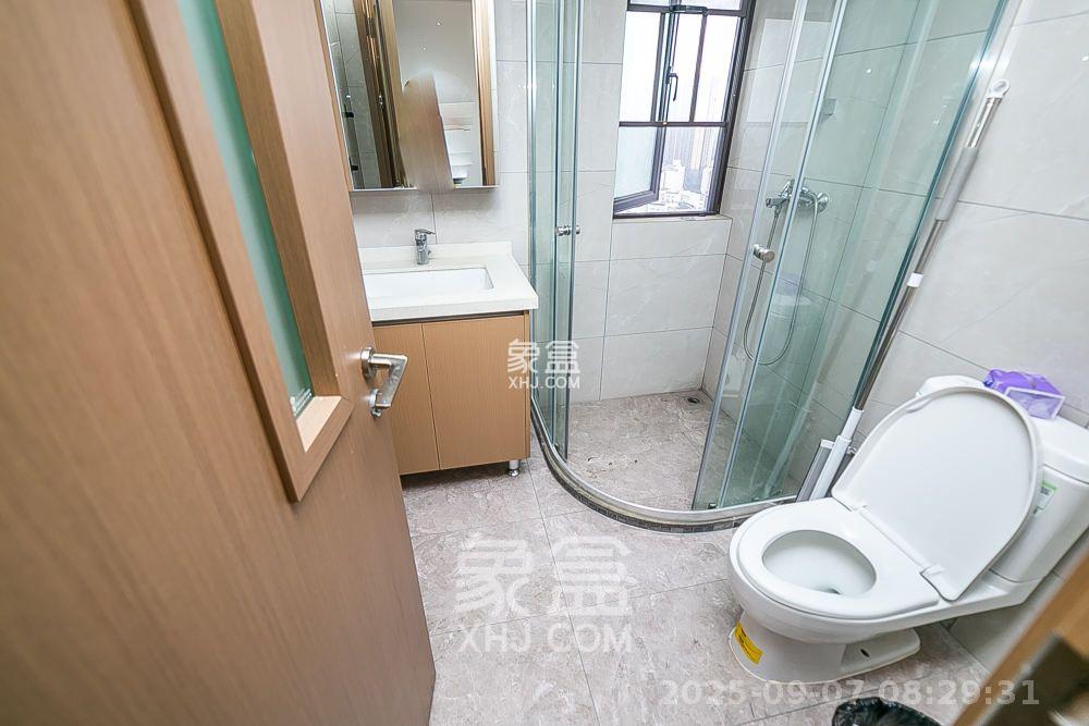 招商华发天汇  4室2厅2卫   4500.00元/月室内图