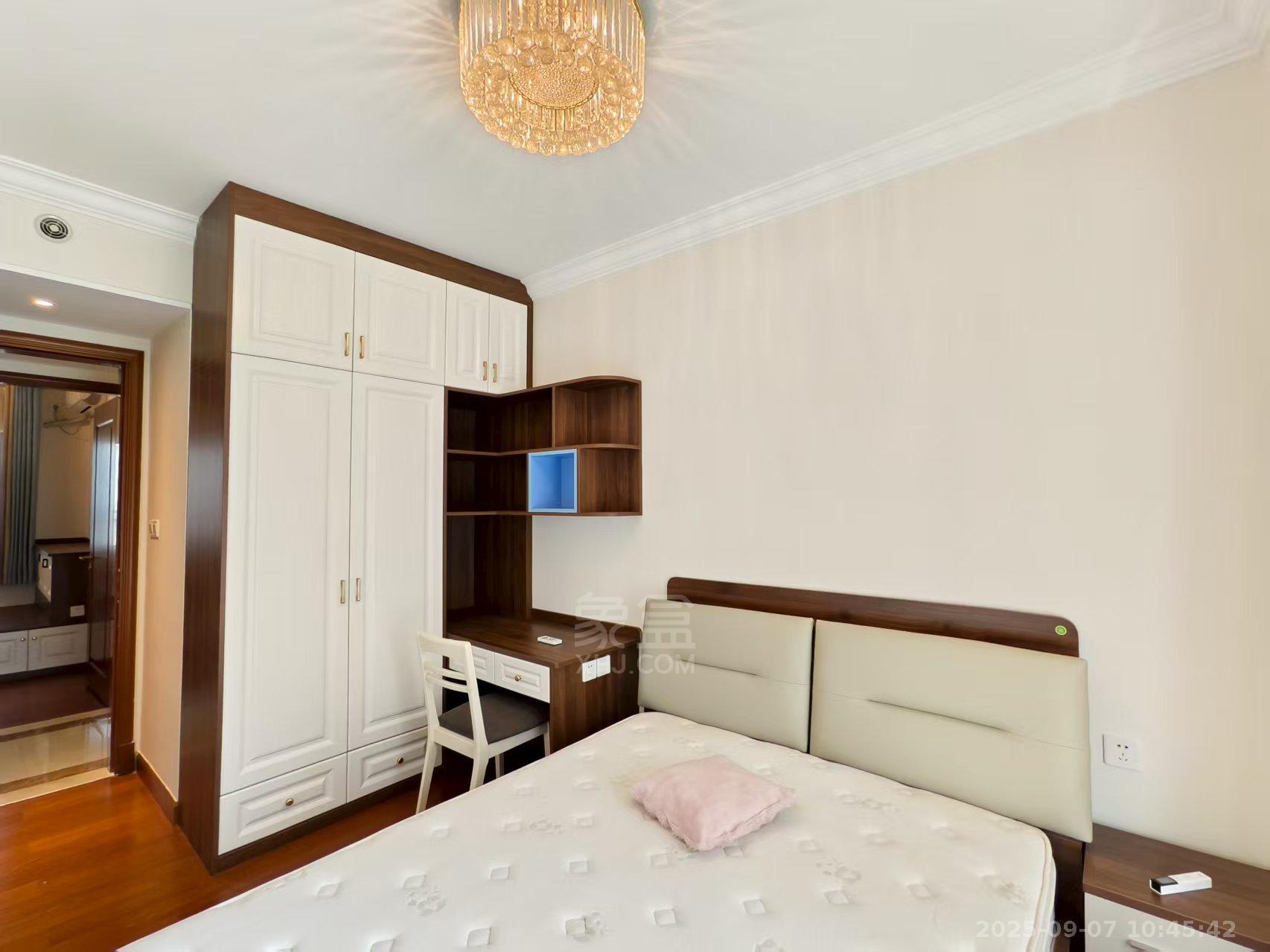 恒大华府  4室2厅2卫    2500.0元/月室内图