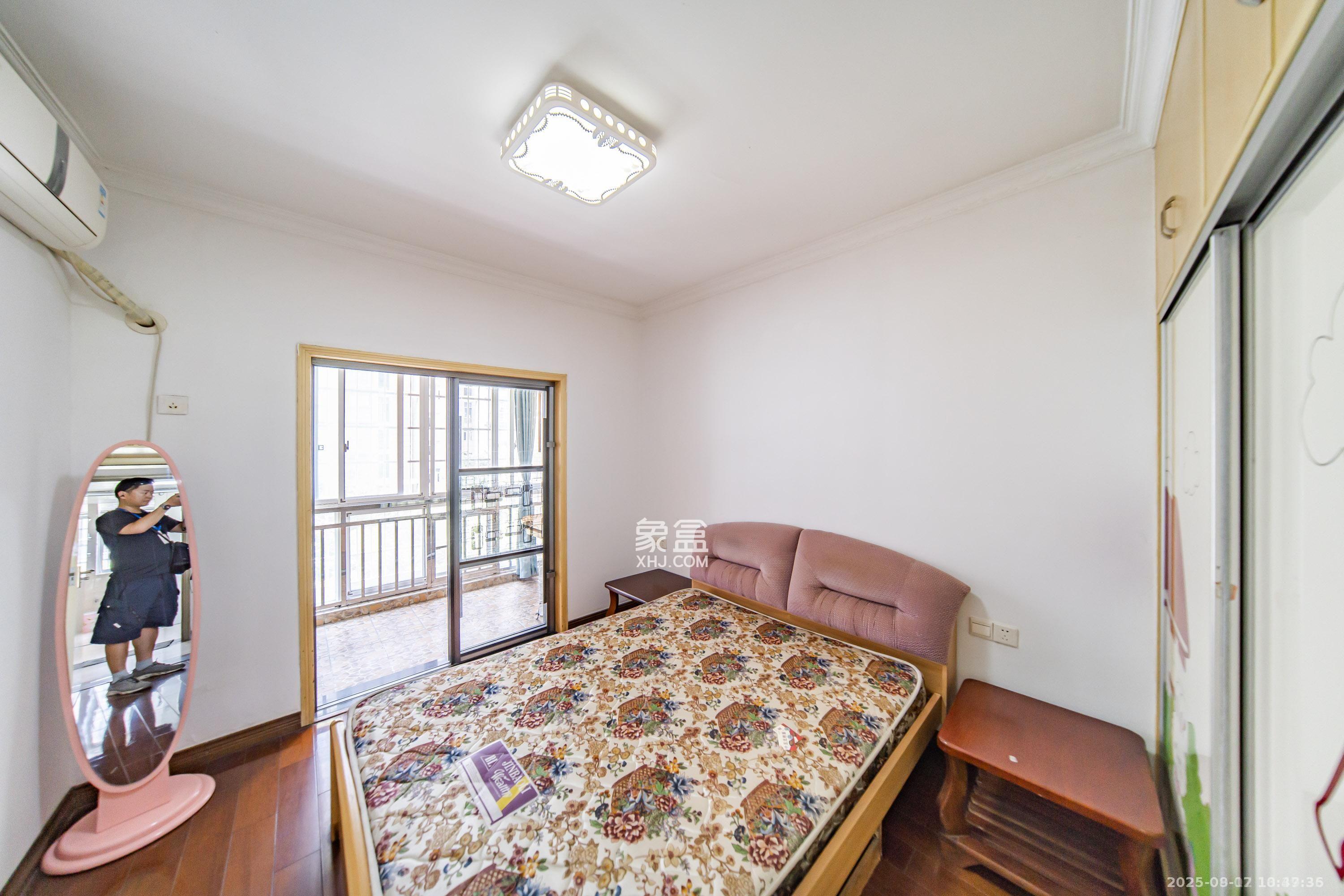 洋湖景园  3室2厅2卫    2800.0元/月室内图