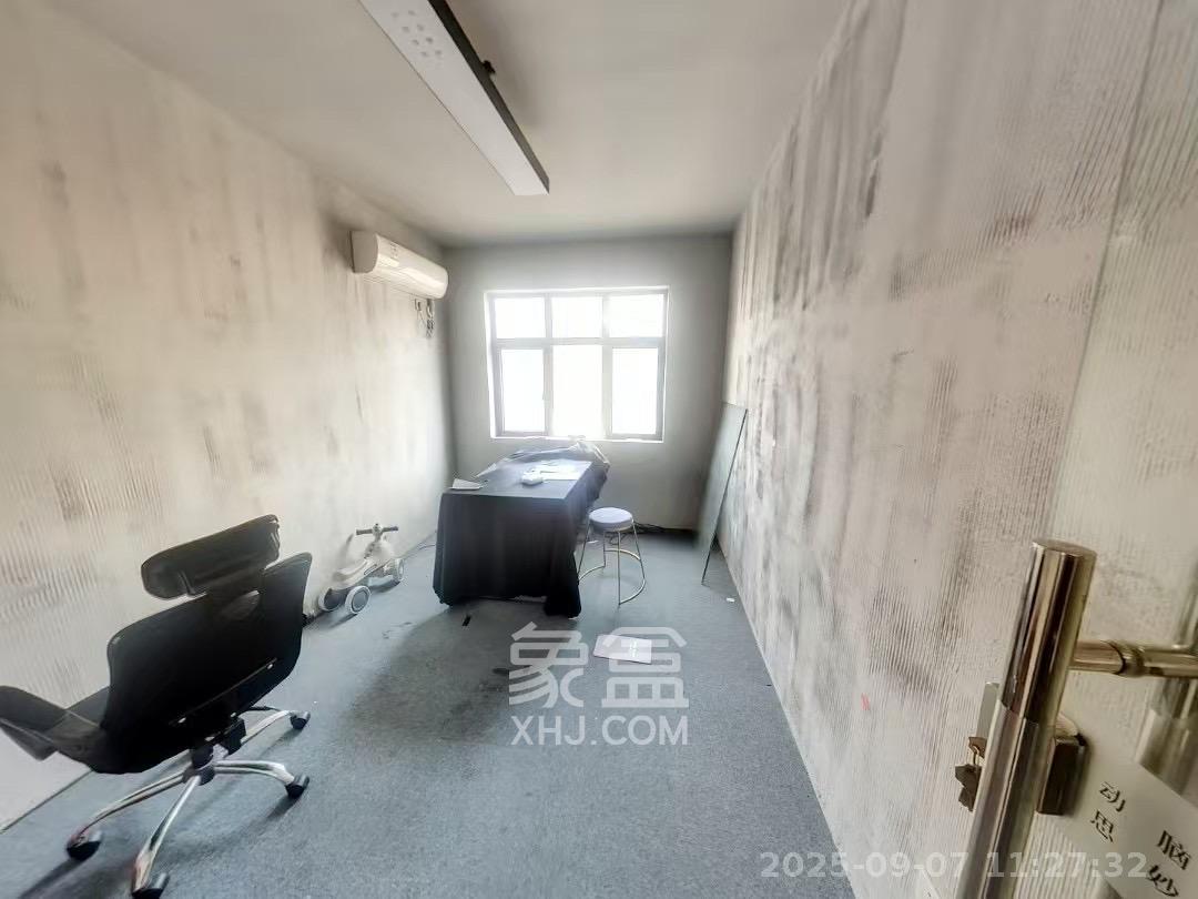 盛隆佳园 4室2厅2卫 2800.0元/月 盛隆佳园 4室2厅2卫 2800.0元/月室内图