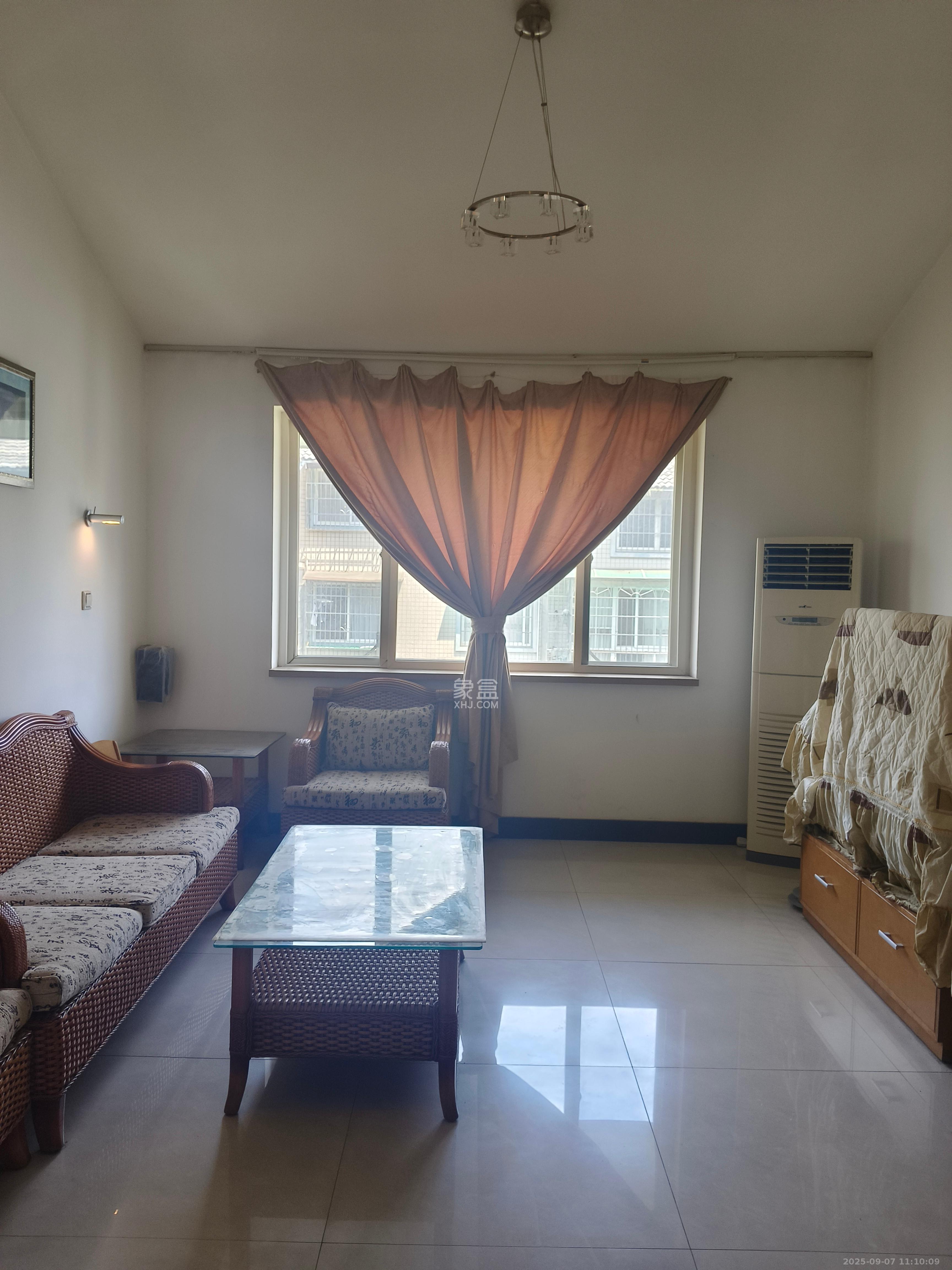 怡景民居  3室2厅2卫    1800.0元/月室内图