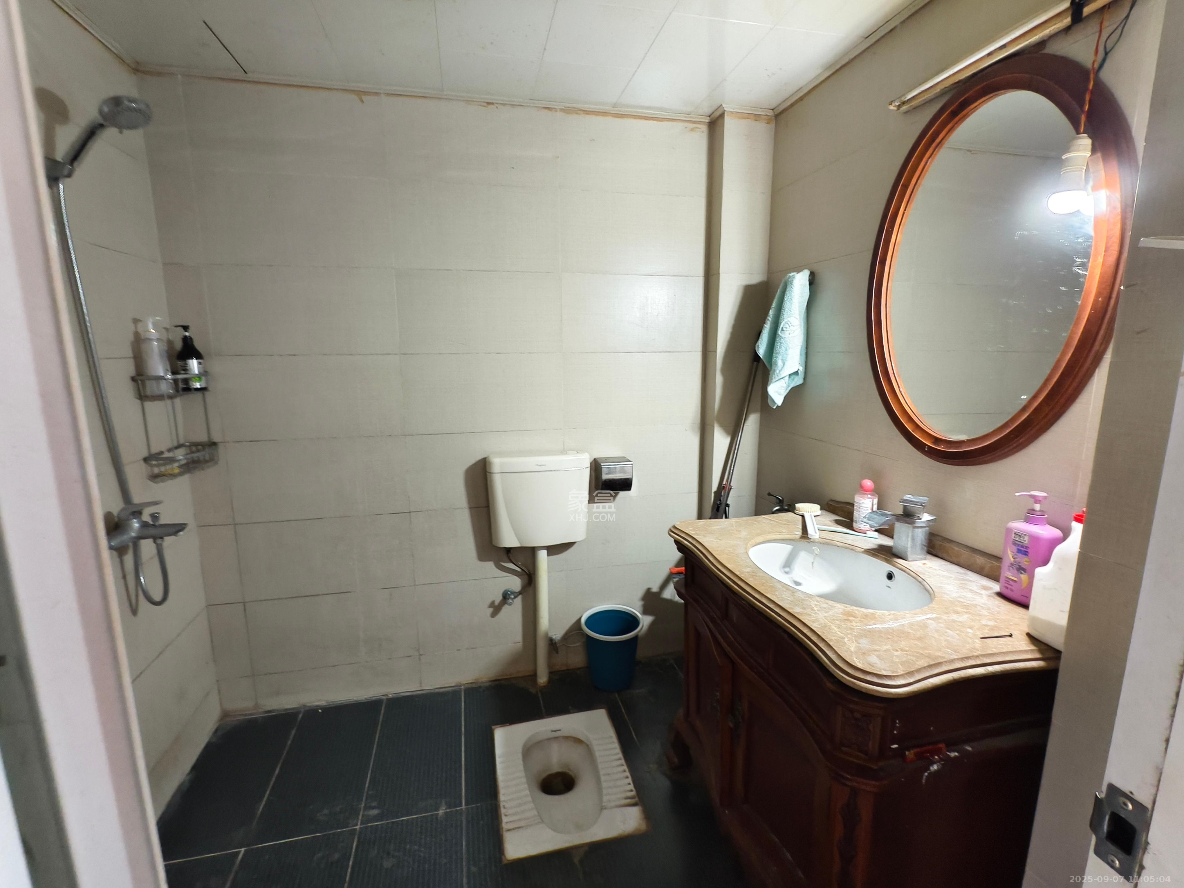 阳光100二期  3室2厅2卫    2500.0元/月 阳光100二期  3室2厅2卫    2500.0元/月室内图