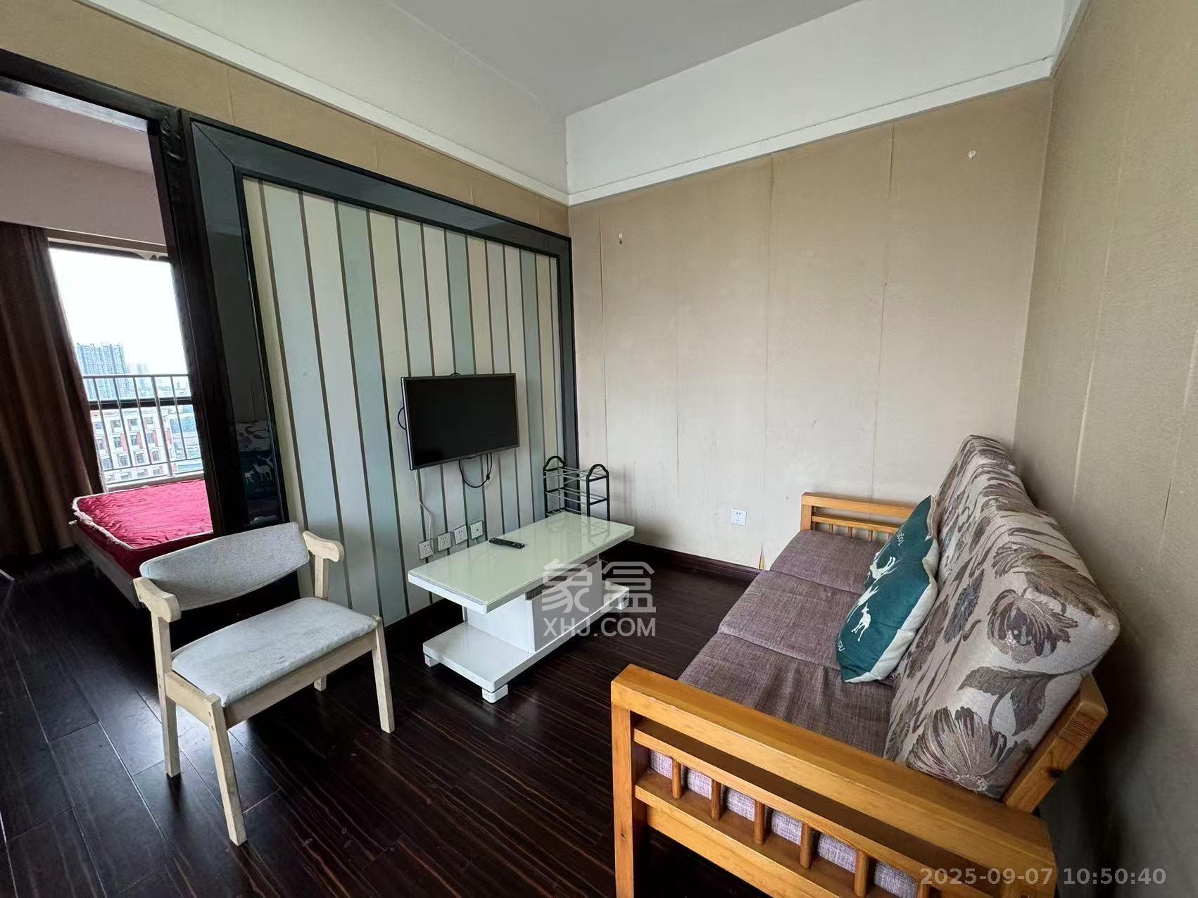 德思勤城市广场(宝格丽公寓)  1室1厅1卫    2000.0元/月 德思勤城市广场(宝格丽公寓)  1室1厅1卫    2000.0元/月