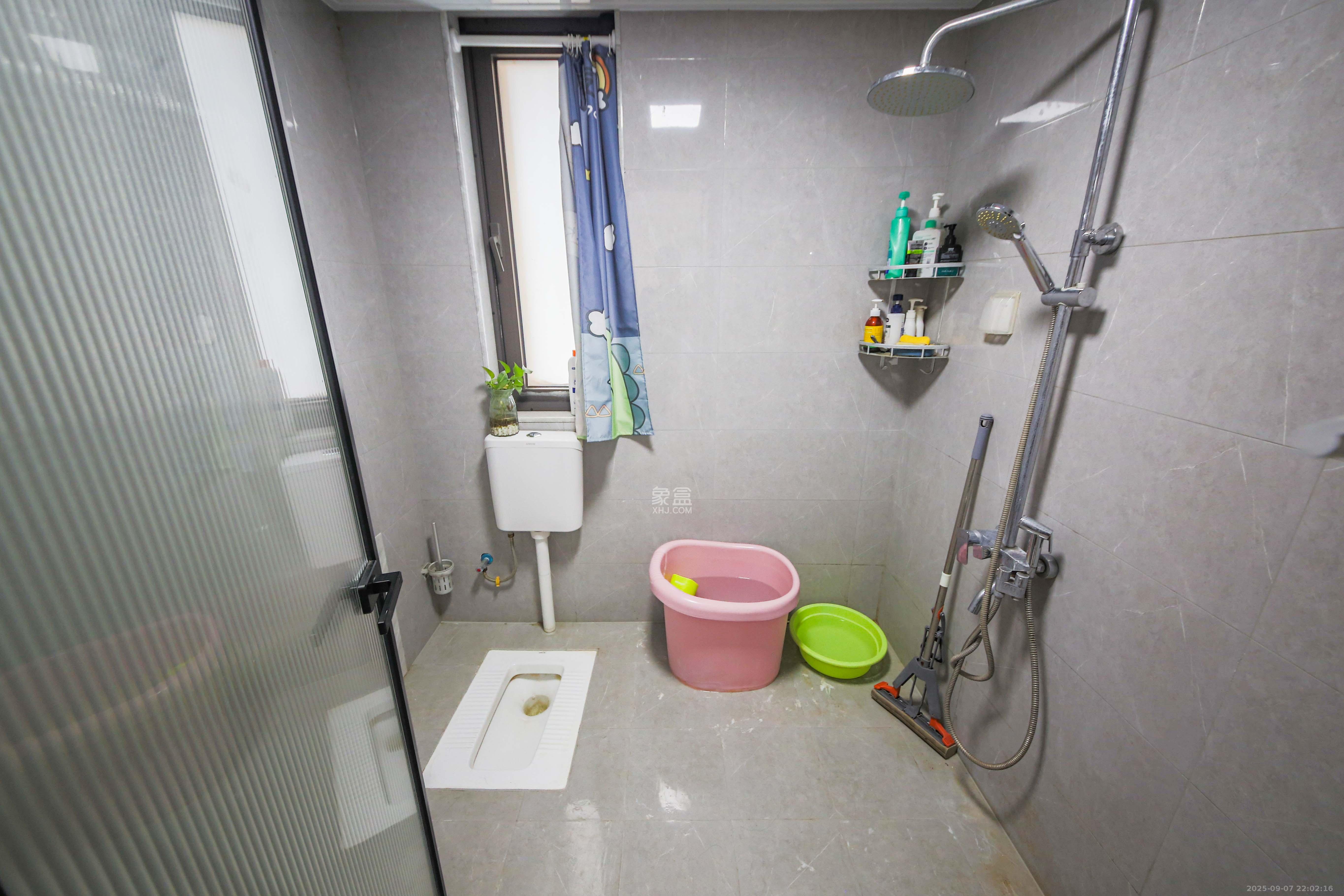 龙湖春江悦茗  3室2厅2卫    125.8万 龙湖春江悦茗  3室2厅2卫    125.8万卫生间