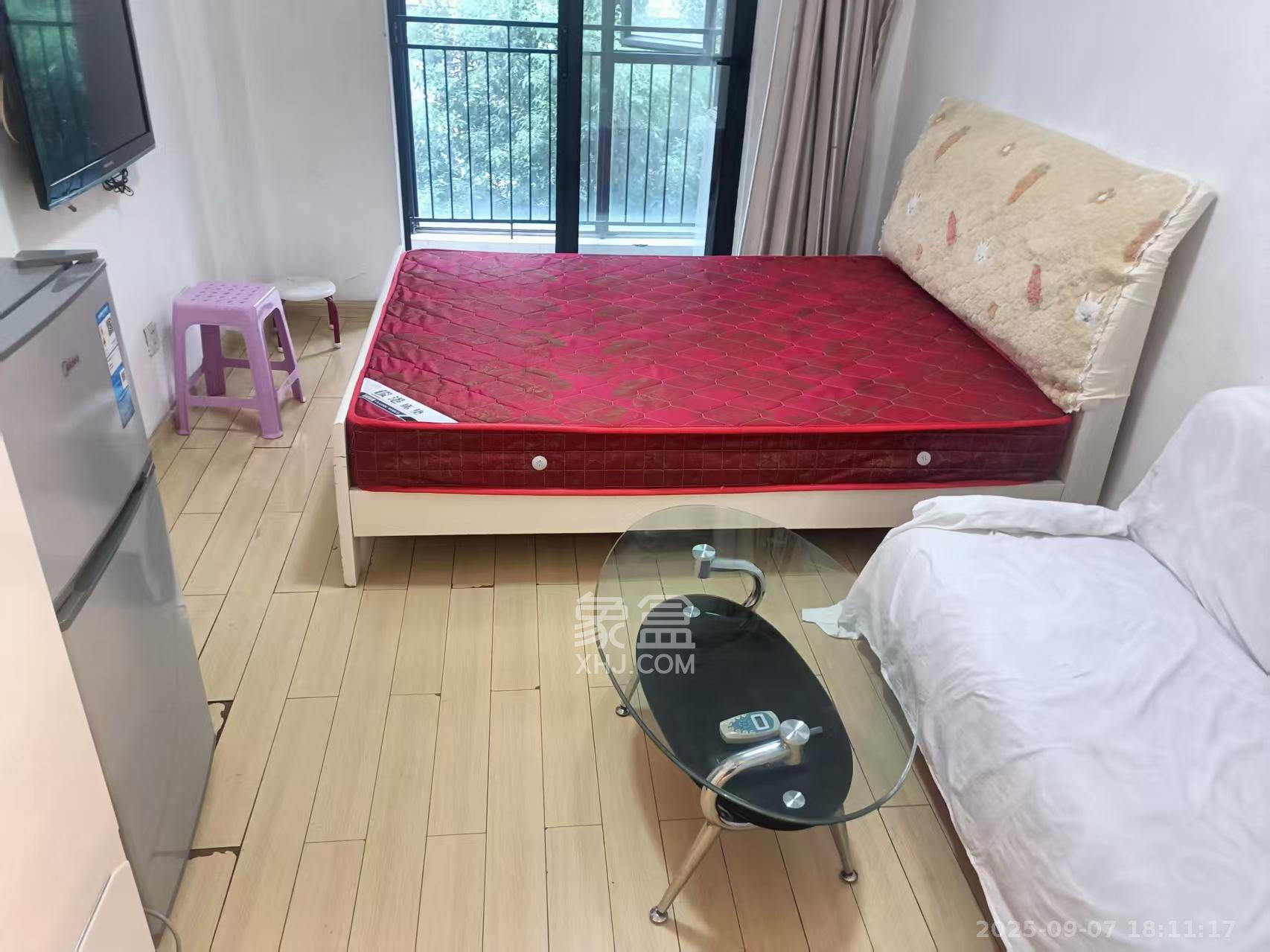 万科金域华府一期  1室1厅1卫    1200.0元/月室内图