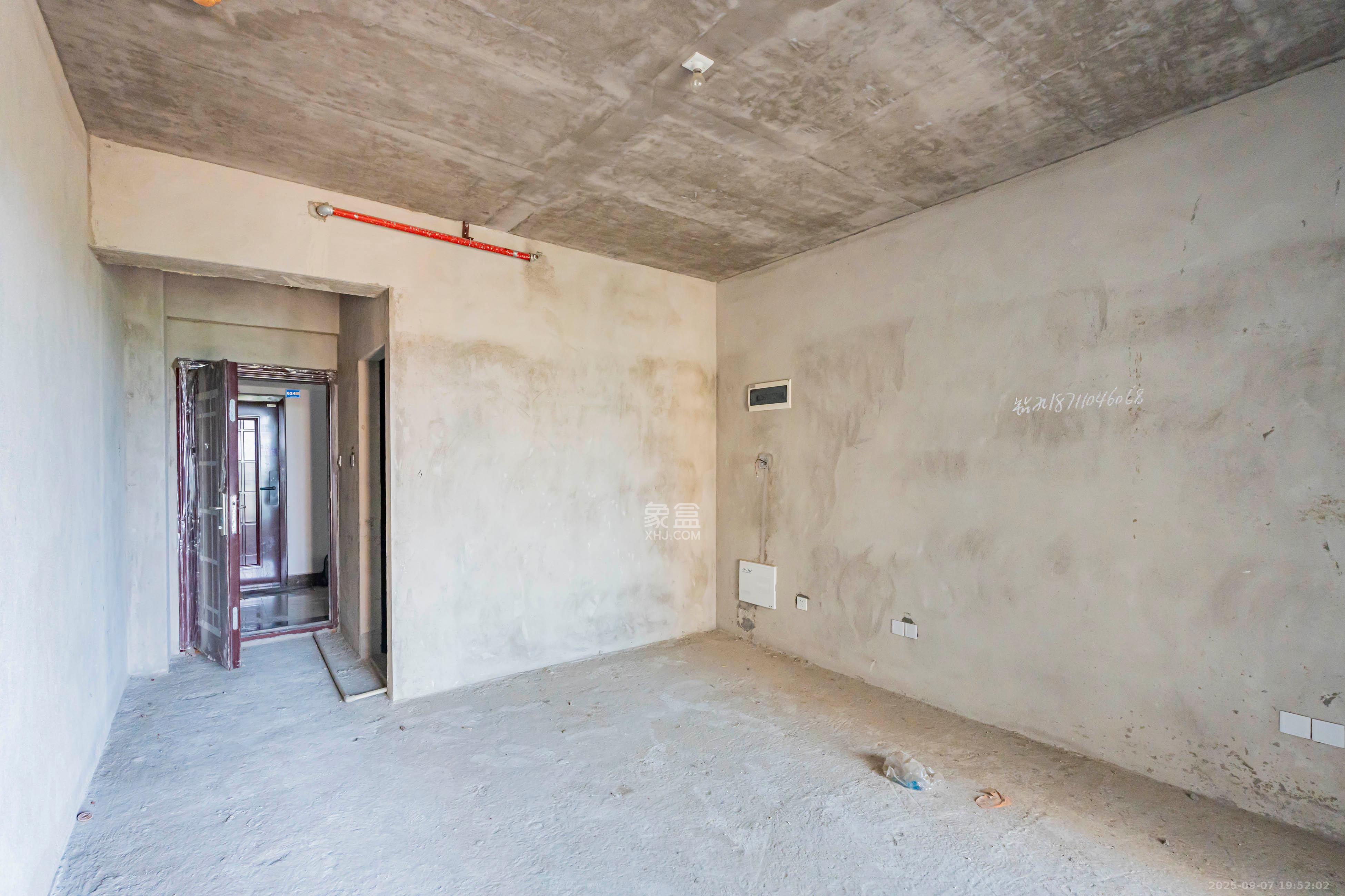 富兴旺角  1室1厅1卫    18.0万 富兴旺角  1室1厅1卫    18.0万卧室