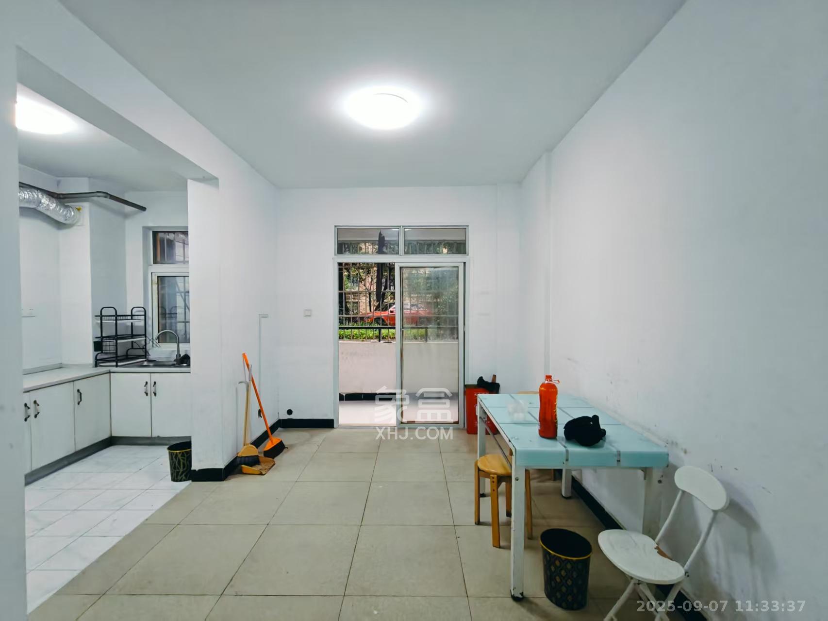 嘉盛华庭（一期、二期、三期）  4室2厅1卫    3500.0元/月室内图