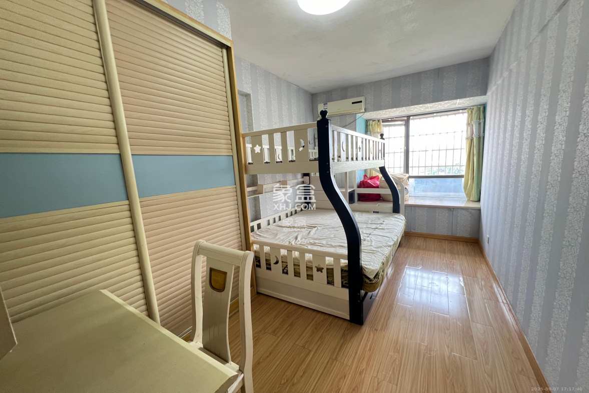 鼎丰前城 2室1厅1卫 2100.00元/月 鼎丰前城 2室1厅1卫 2100.00元/月室内图