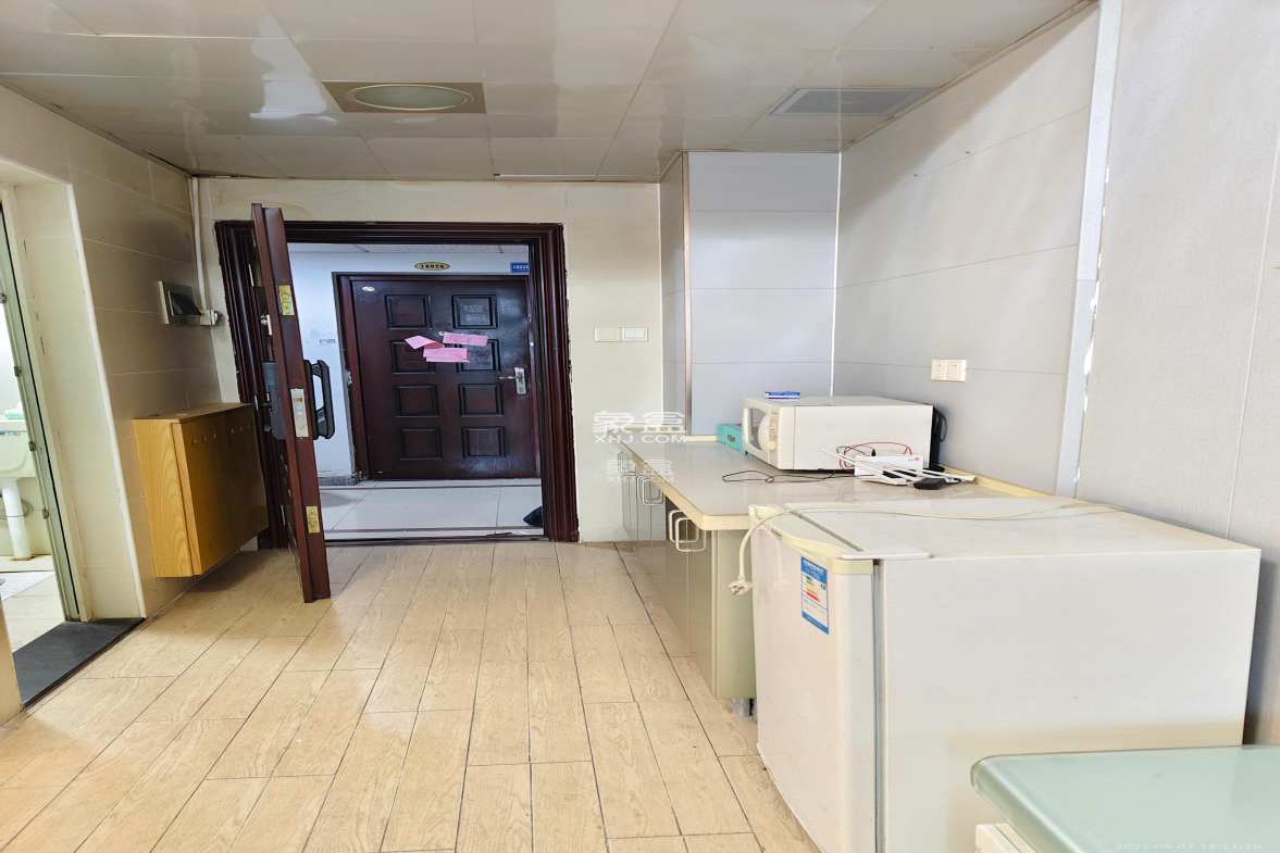 长城华都  1室1厅1卫    1400.0元/月 长城华都  1室1厅1卫    1400.0元/月室内图