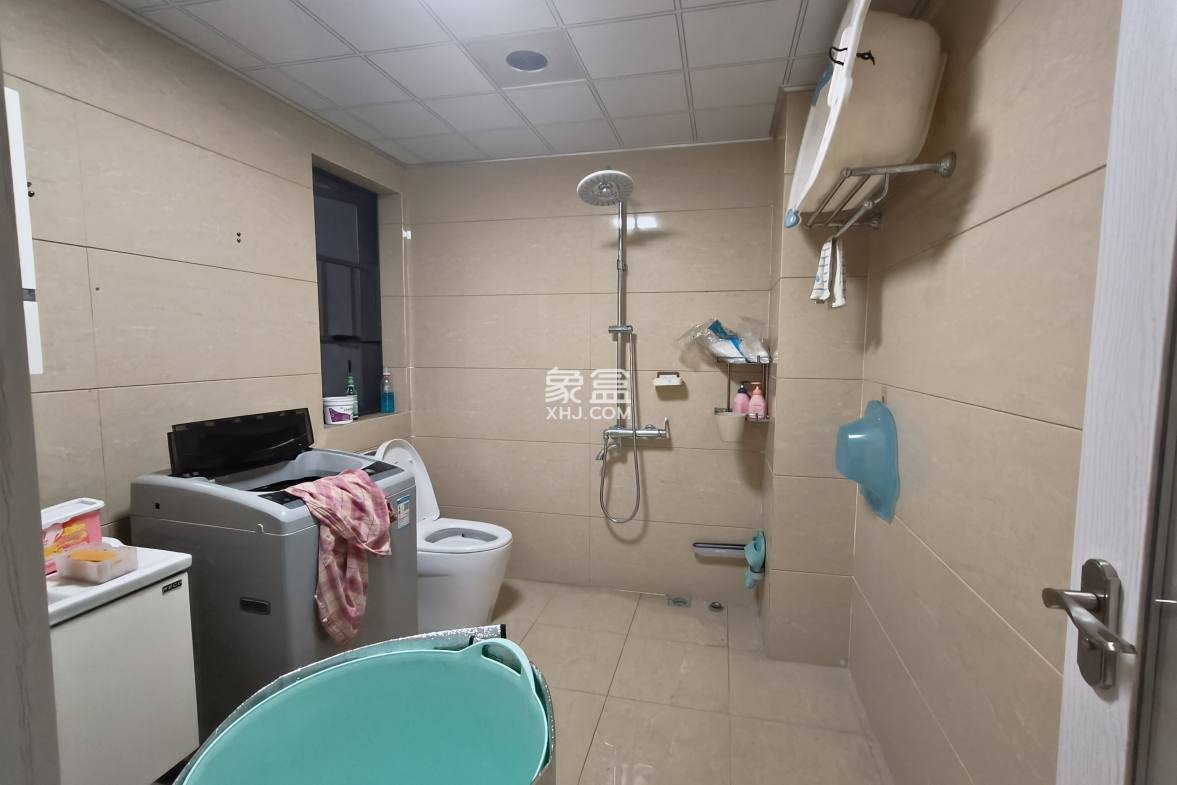 栗源小区 4室2厅2卫 2500.0元/月 栗源小区 4室2厅2卫 2500.0元/月室内图