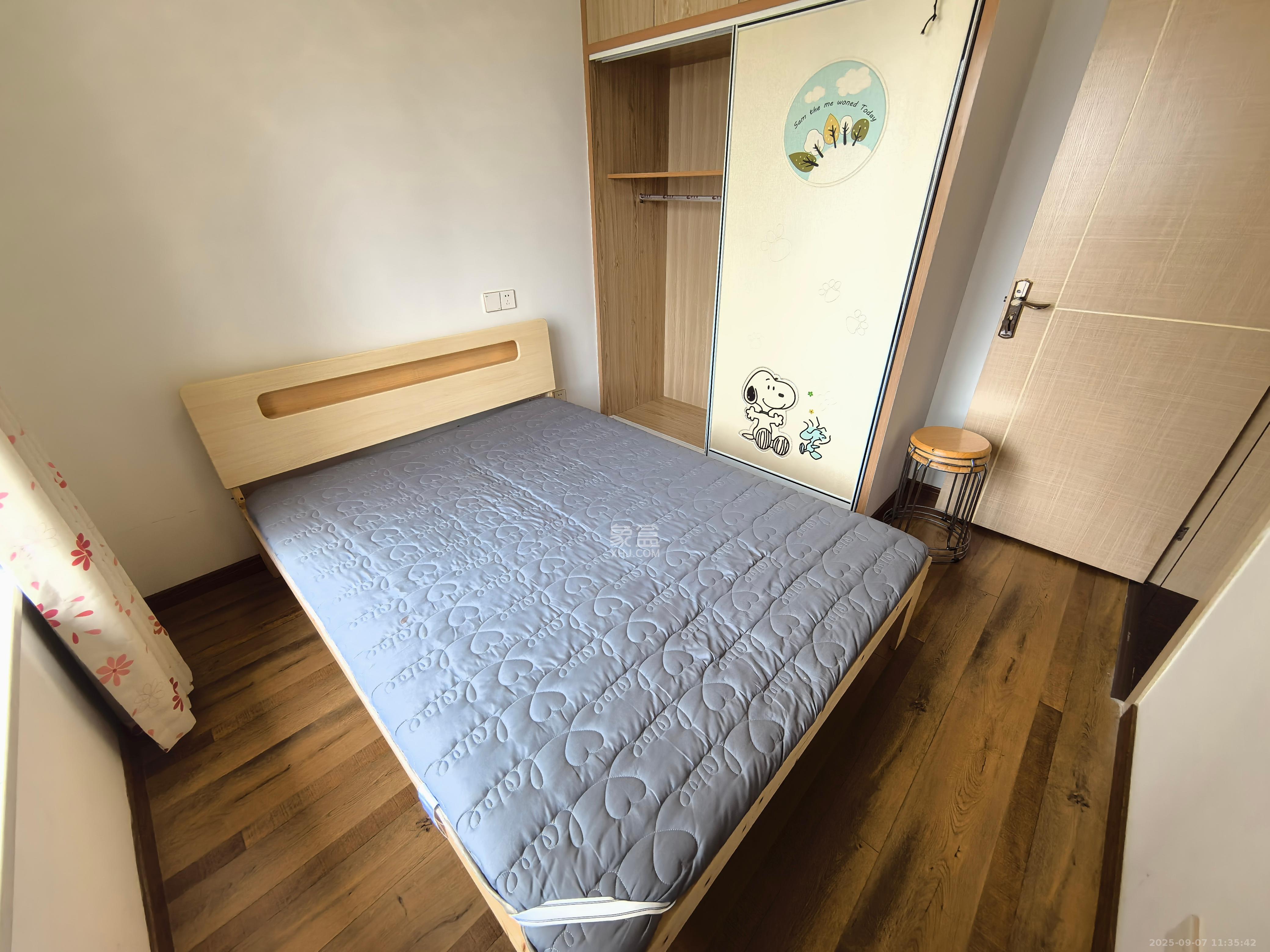 胜家雅苑  3室2厅1卫   2800.00元/月室内图
