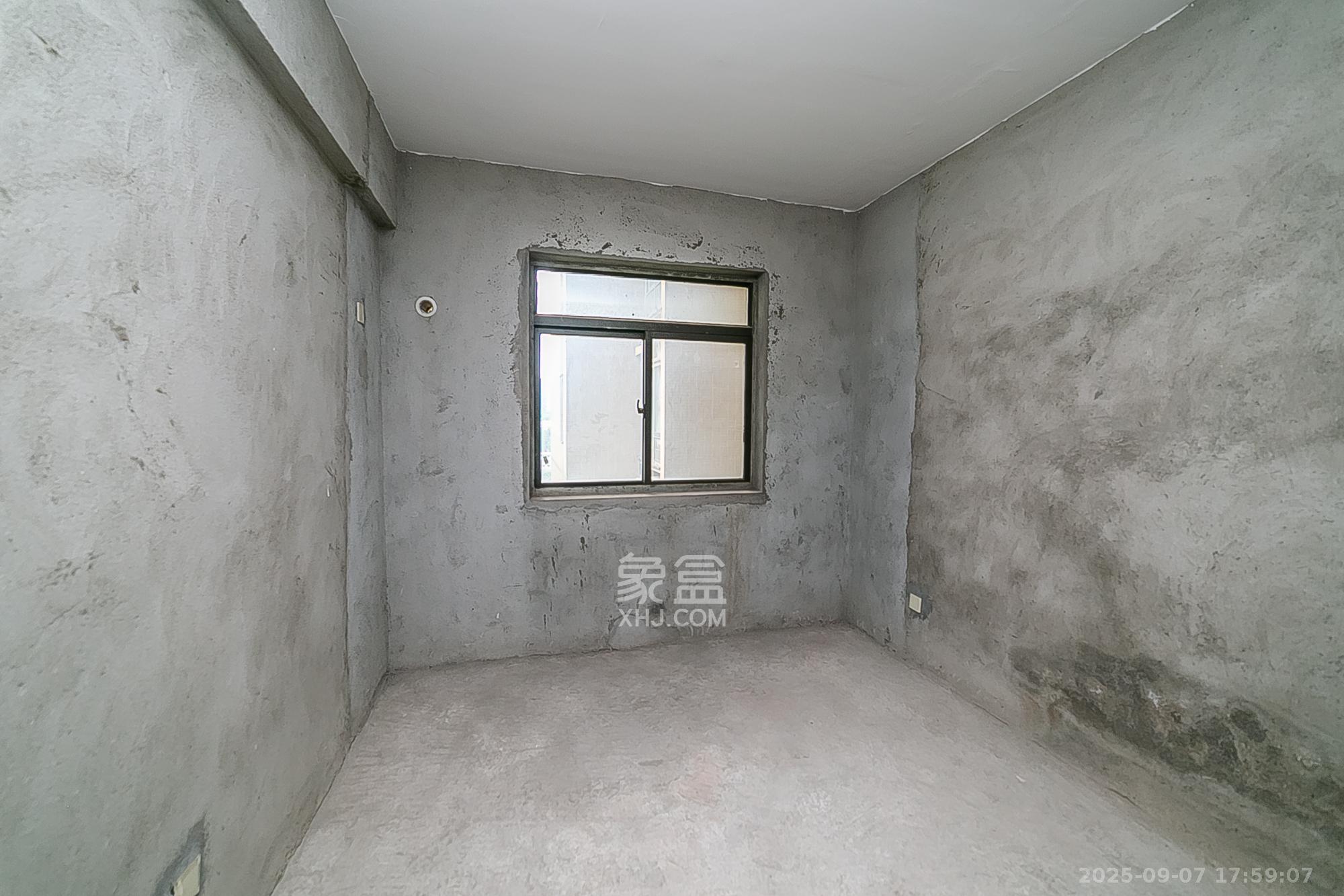 钱隆樽品(一、二、三期) 4室2厅2卫 148.0万 钱隆樽品(一、二、三期) 4室2厅2卫 148.0万卧室