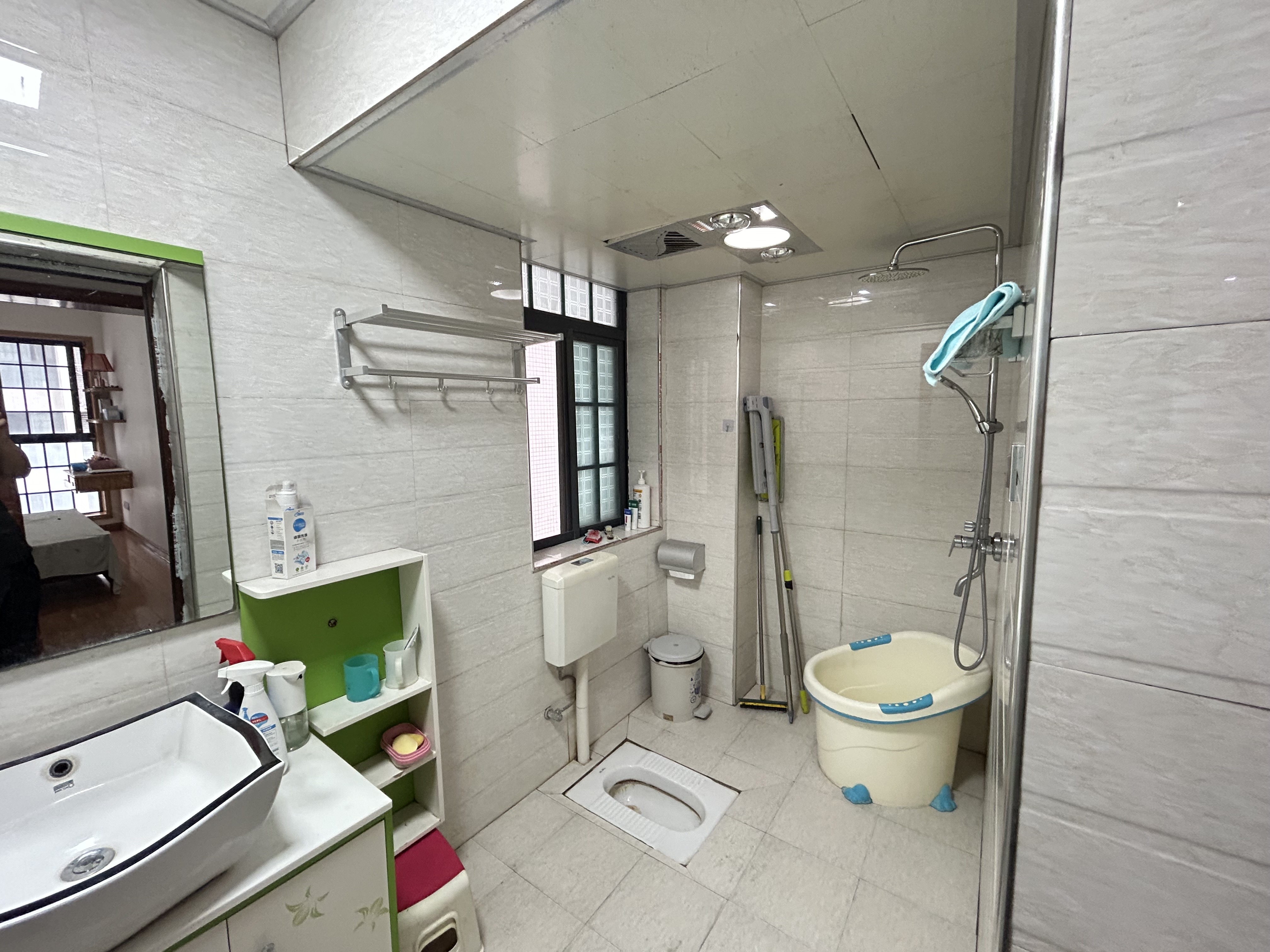 逸臣广场 3室2厅2卫 1800.0元/月 逸臣广场 3室2厅2卫 1800.0元/月室内图