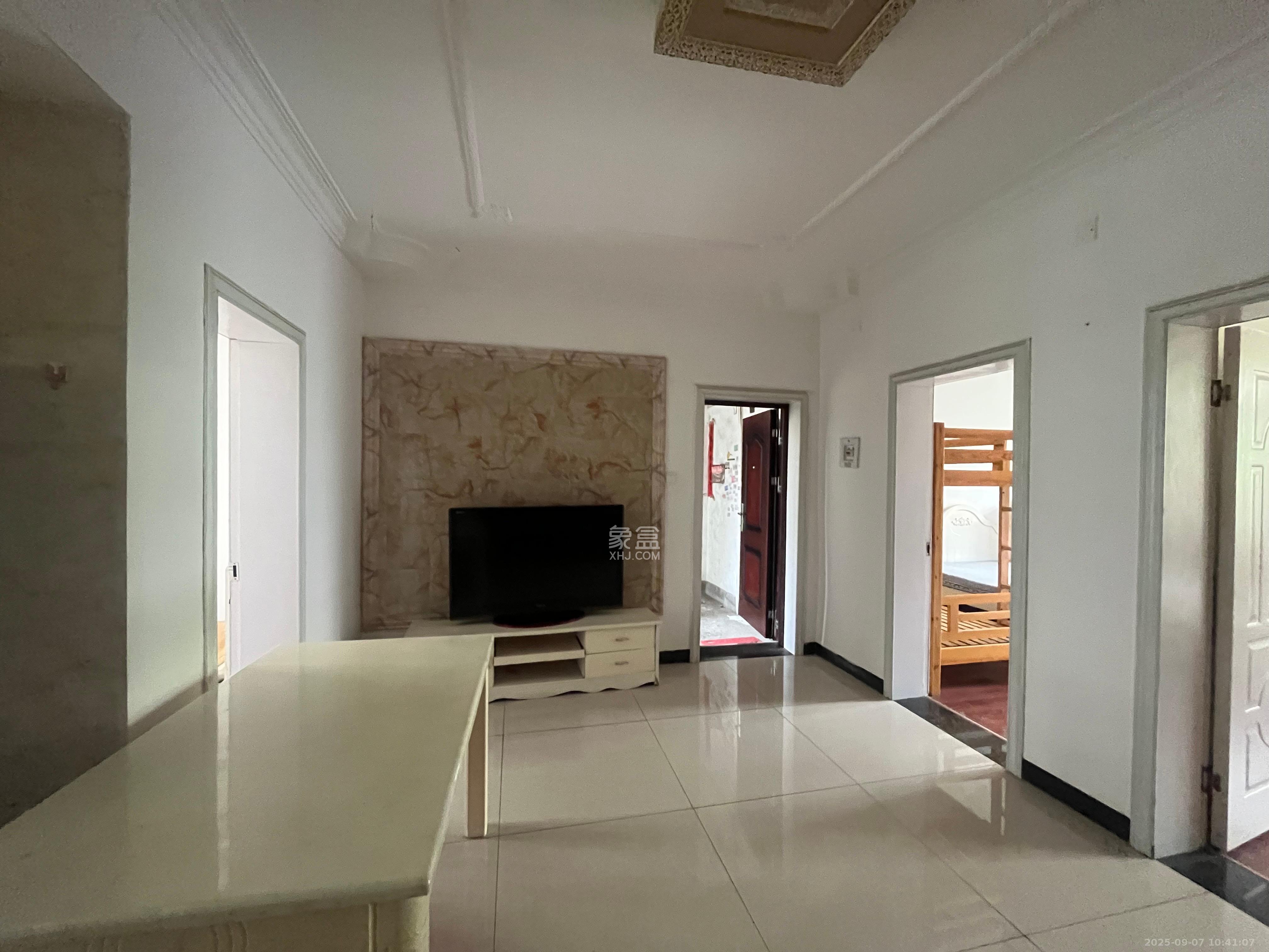 香樟路电信宿舍 3室1厅1卫 1400.0元/月 香樟路电信宿舍 3室1厅1卫 1400.0元/月室内图