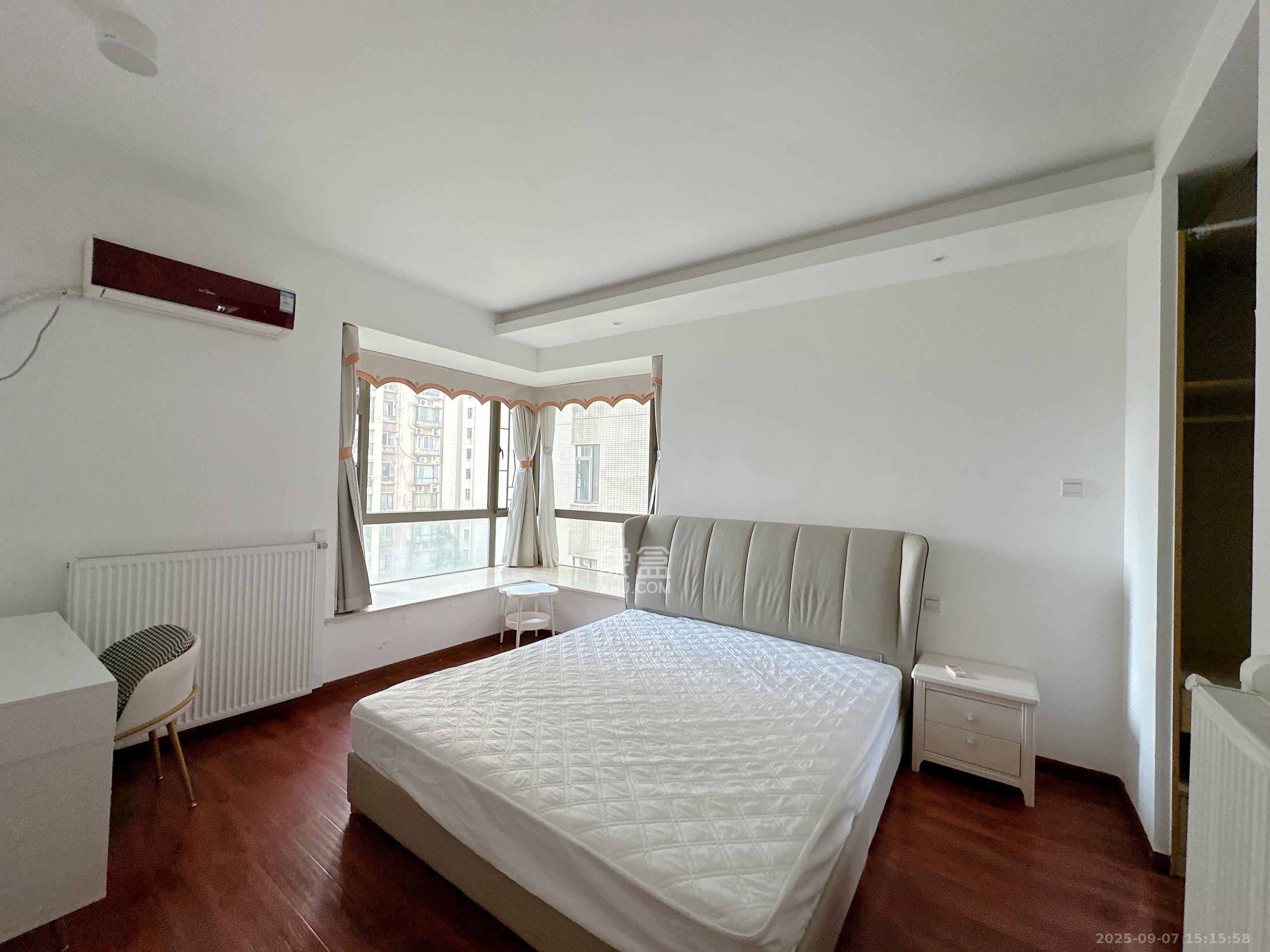 金域南外滩(望江佳园)  3室2厅2卫    4200.0元/月 金域南外滩(望江佳园)  3室2厅2卫    4200.0元/月室内图