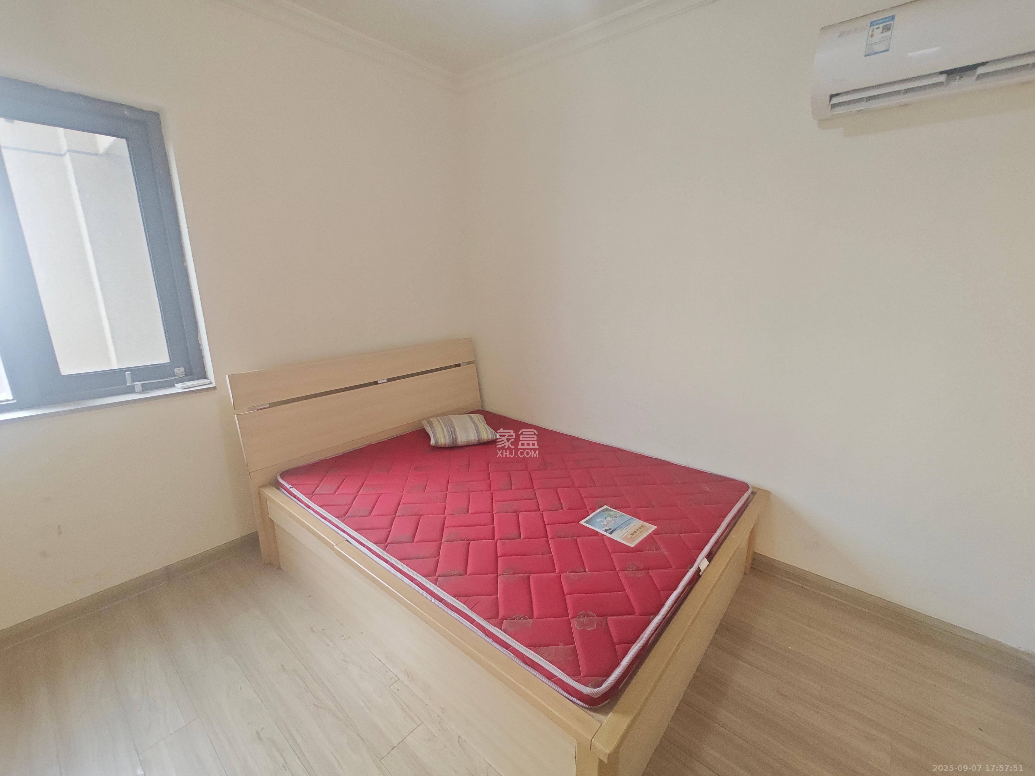 碧桂园南城首府(东宸林海) 3室2厅1卫 2100.0元/月 碧桂园南城首府(东宸林海) 3室2厅1卫 2100.0元/月室内图