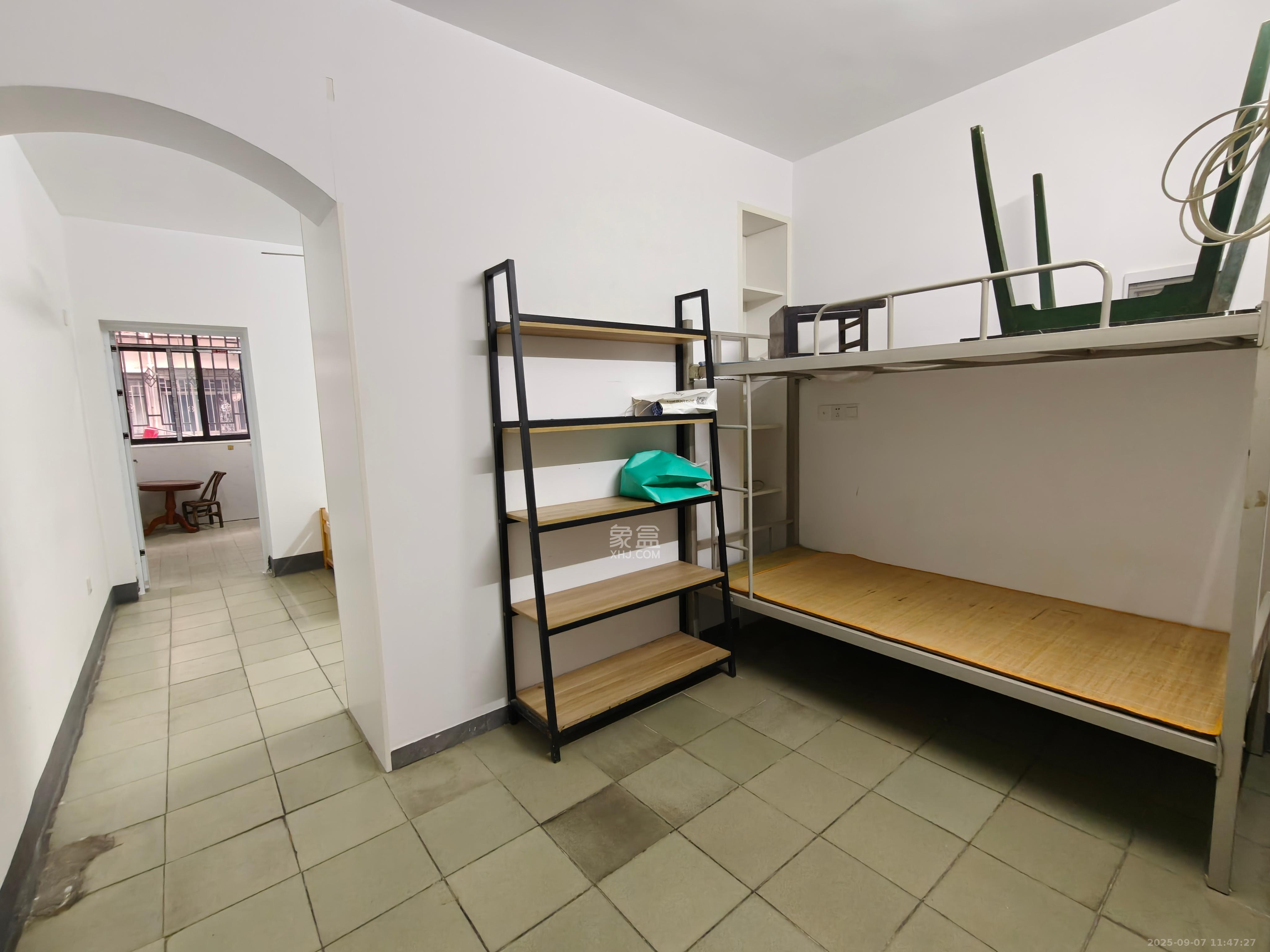 文庙坪小区  1室1厅1卫    1700.0元/月 文庙坪小区  1室1厅1卫    1700.0元/月室内图