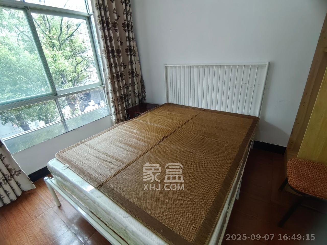 洞井一小区 3室1厅1卫 1700.0元/月 洞井一小区 3室1厅1卫 1700.0元/月室内图