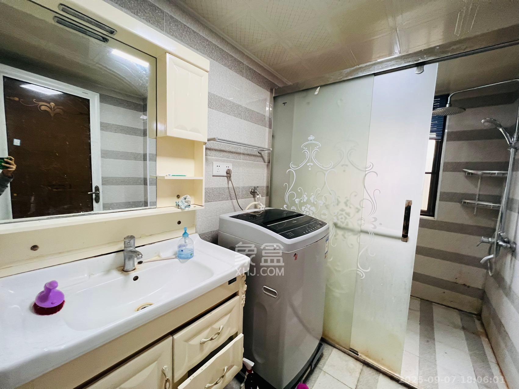 中南红领邦(红星嘉和苑)  3室2厅2卫    2600.0元/月 中南红领邦(红星嘉和苑)  3室2厅2卫    2600.0元/月室内图