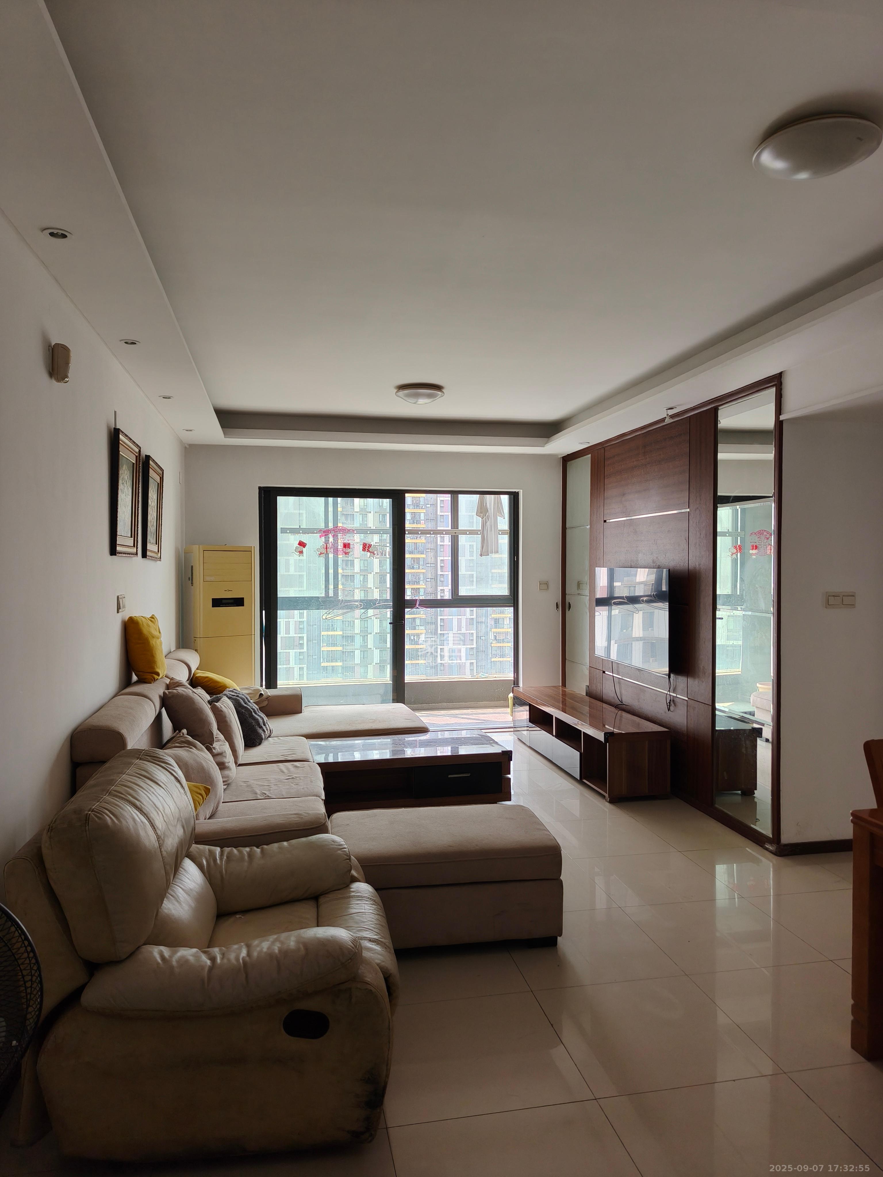 万科金域蓝湾 3室1厅1卫 2400.0元/月 万科金域蓝湾 3室1厅1卫 2400.0元/月室内图