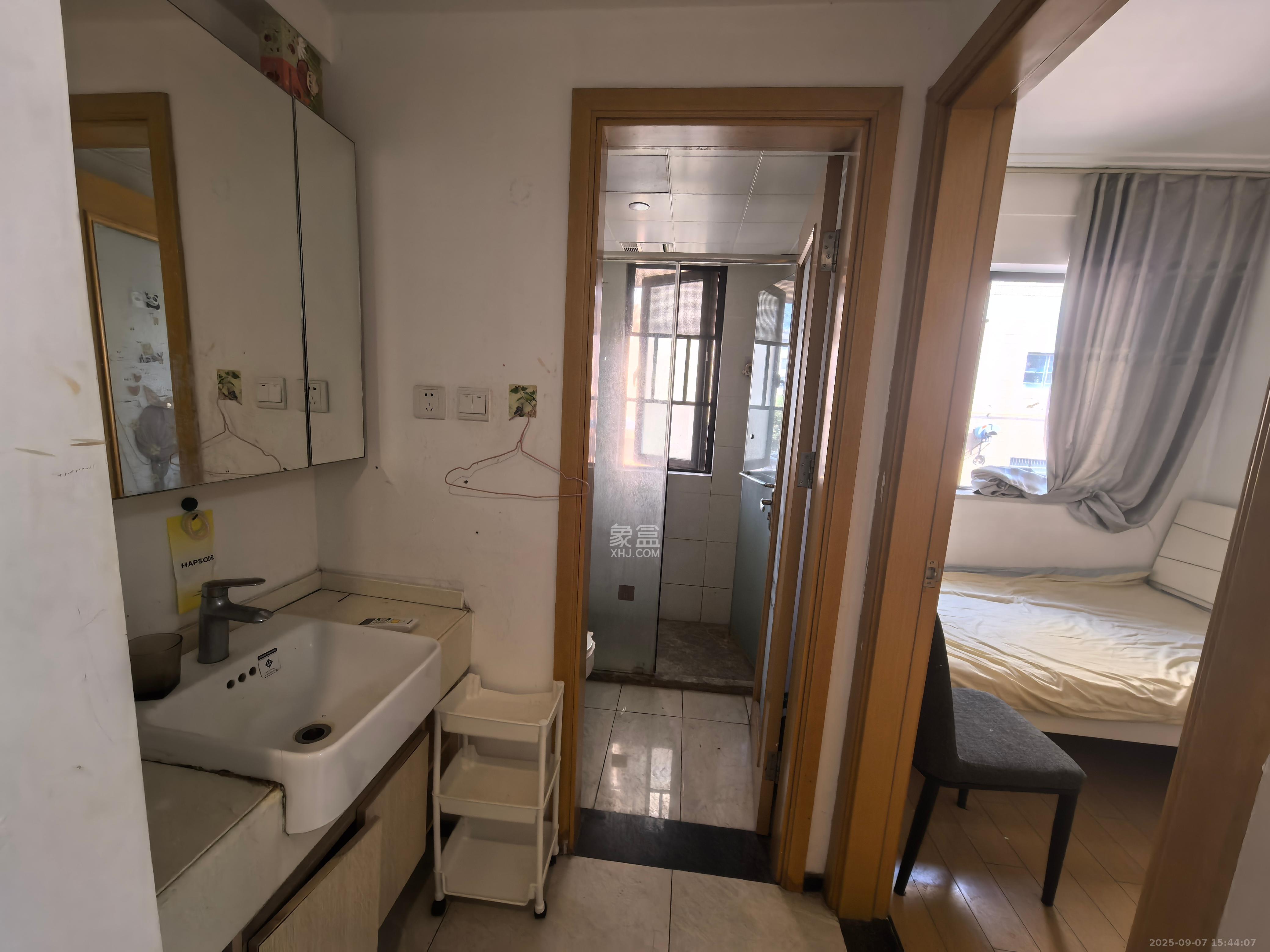 中海新城熙岸(中信新城五期)  2室2厅1卫    1600.0元/月 中海新城熙岸(中信新城五期)  2室2厅1卫    1600.0元/月室内图