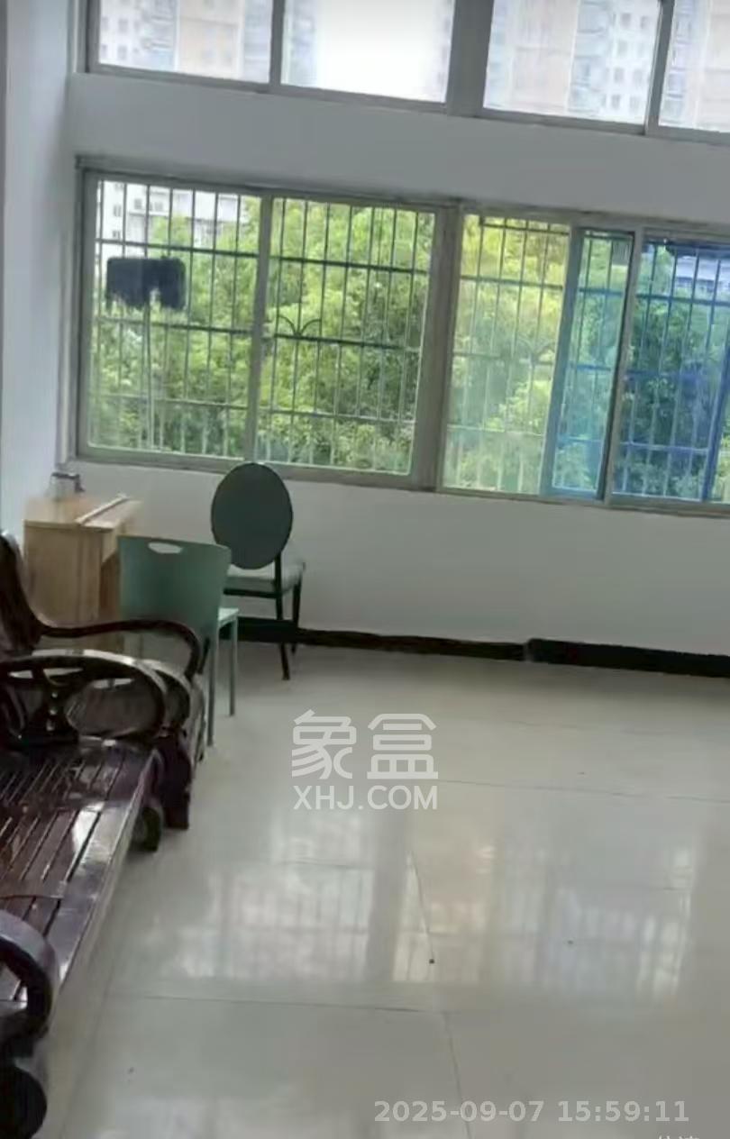 新合四村 3室2厅1卫 2000.0元/月 新合四村 3室2厅1卫 2000.0元/月室内图