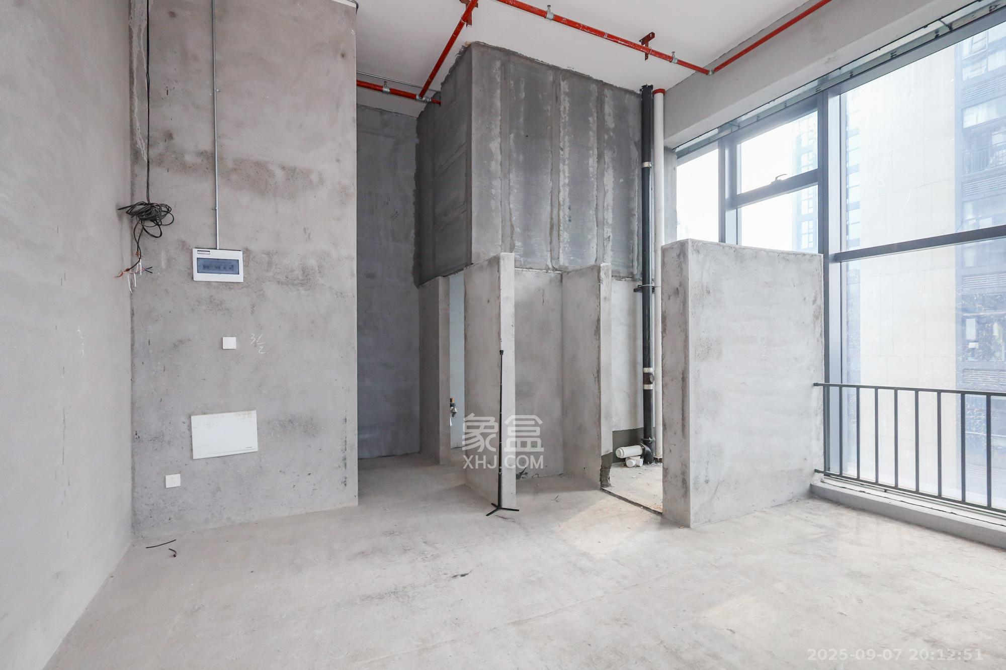 卓越中寰 2室1厅1卫 58.0万 卓越中寰 2室1厅1卫 58.0万卧室