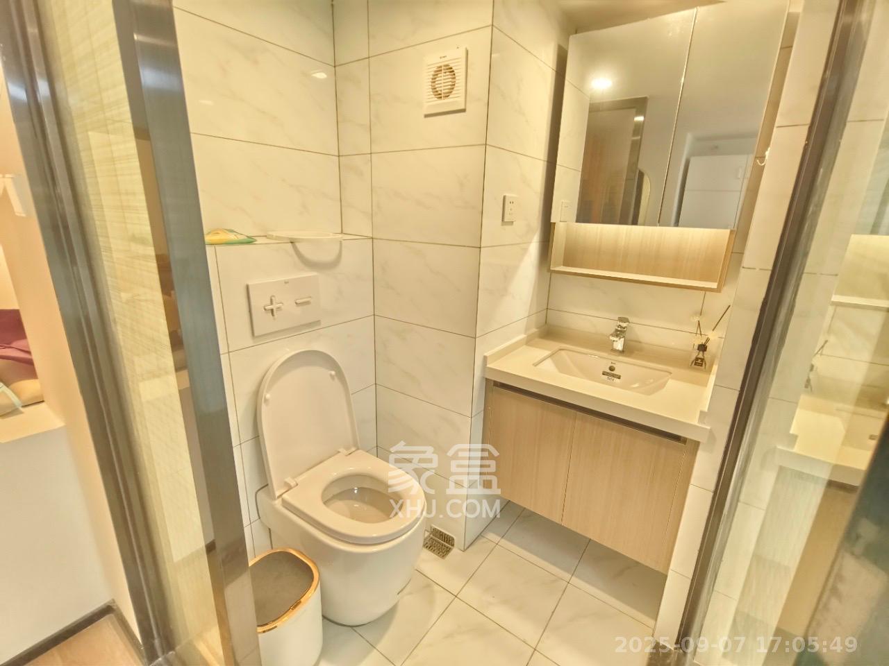 藏珑湖上公馆  1室1厅2卫    2600.0元/月室内图