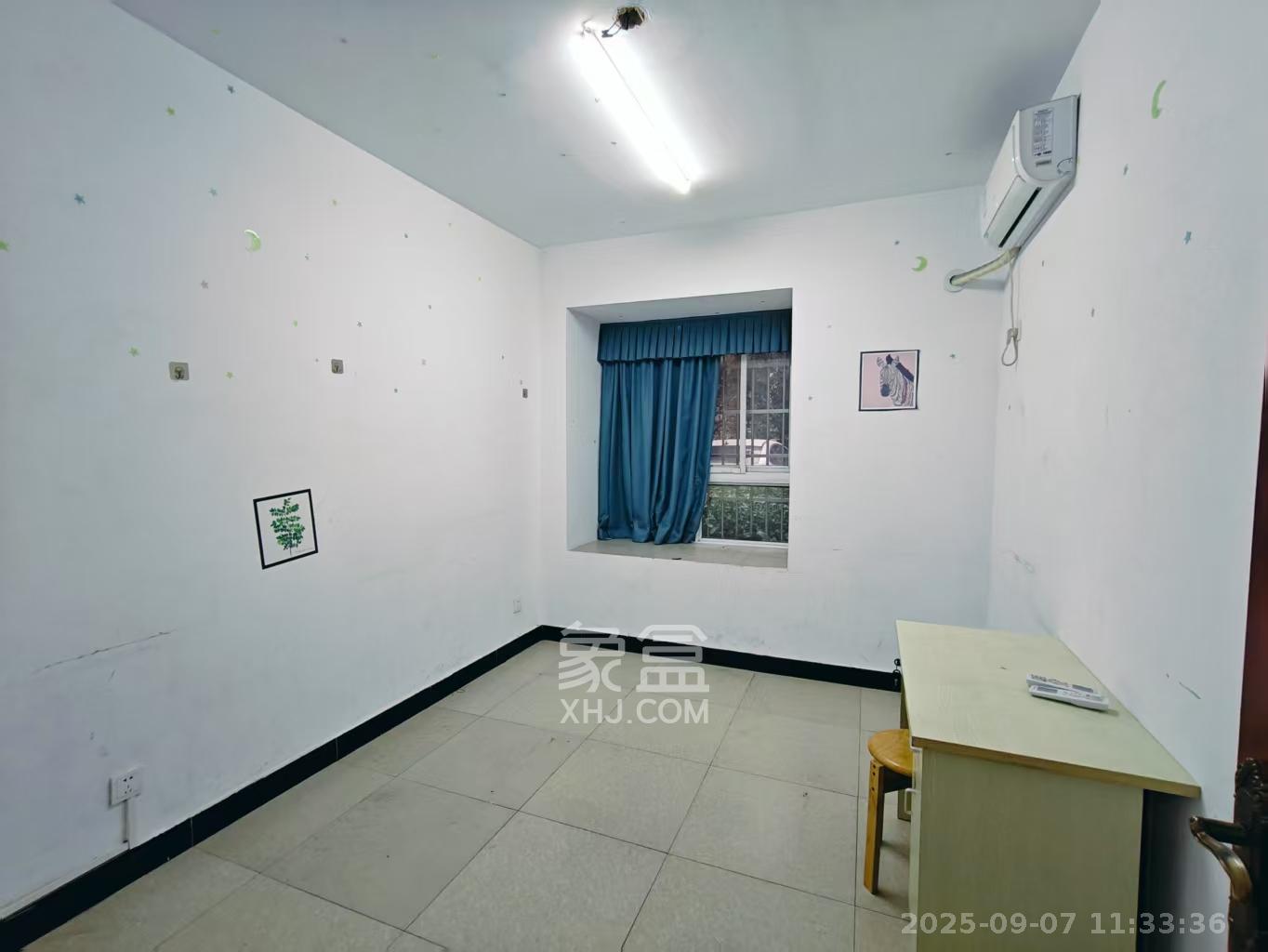 嘉盛华庭（一期、二期、三期）  4室2厅1卫    3500.0元/月室内图