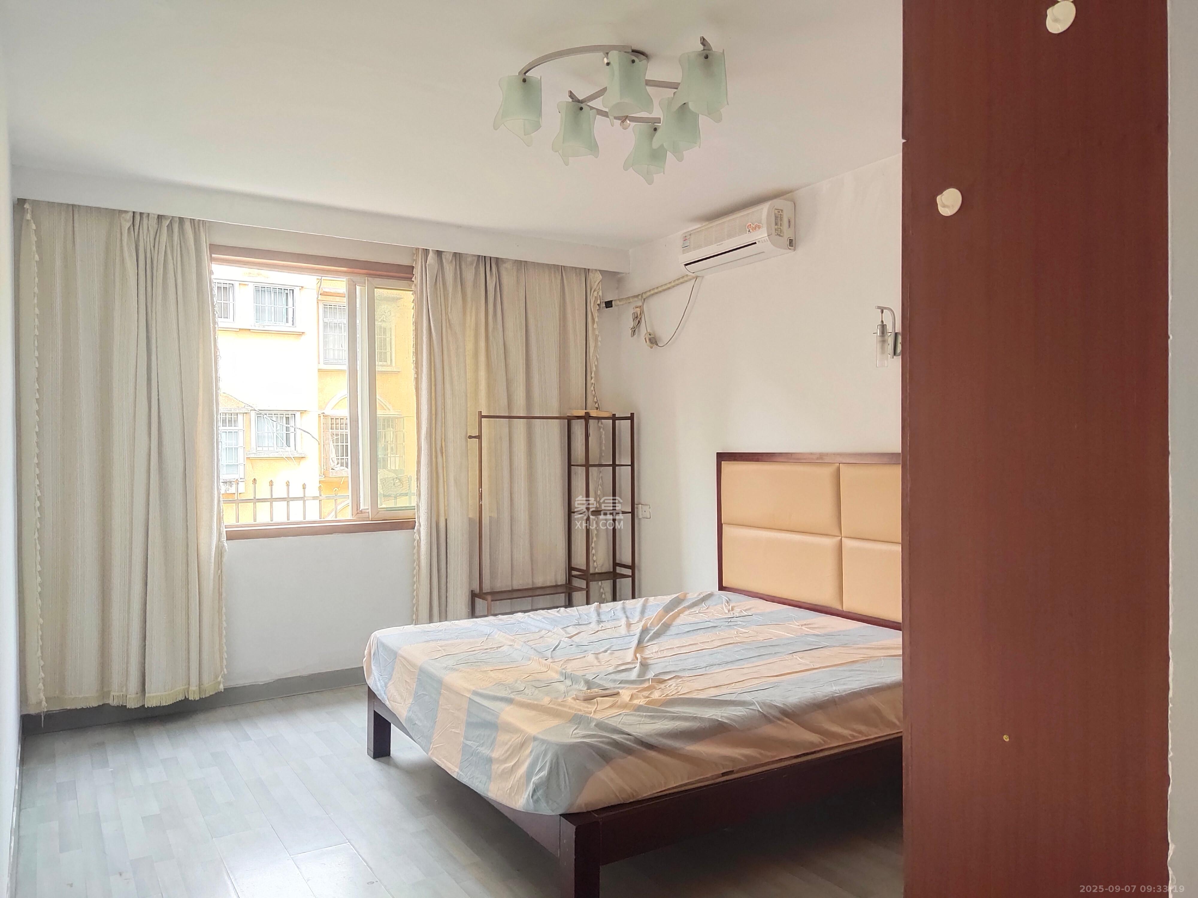 御景龙城  3室2厅2卫    1900.0元/月室内图