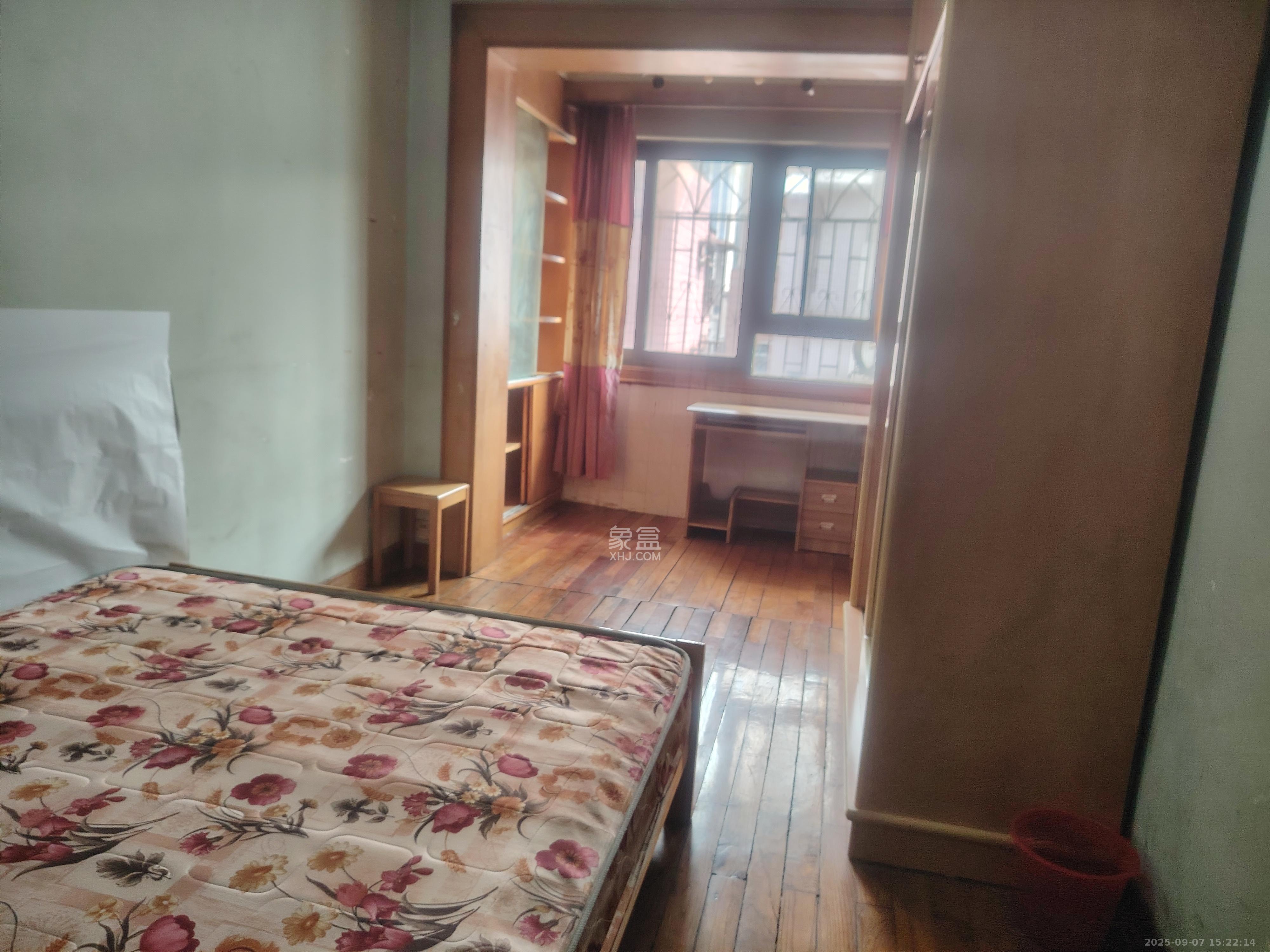 新富城 3室2厅2卫 2600.0元/月 新富城 3室2厅2卫 2600.0元/月室内图